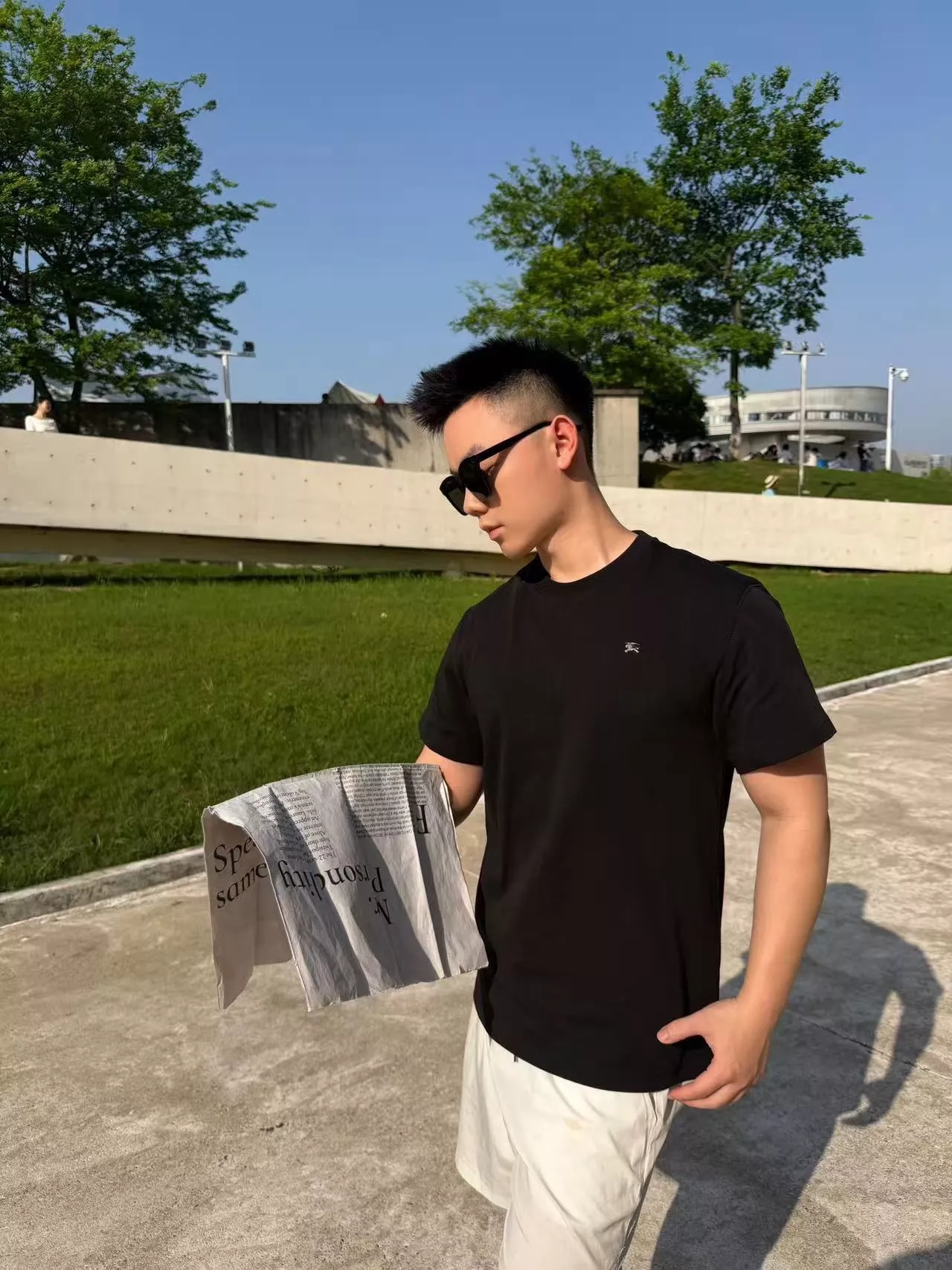 버버리 메탈 전마 로고 코튼 반소매 티셔츠 상세 이미지 14