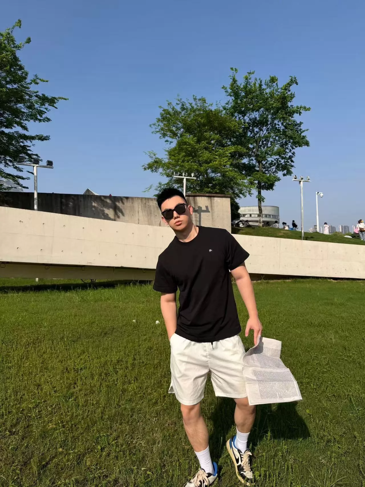 버버리 메탈 전마 로고 코튼 반소매 티셔츠 상세 이미지 15
