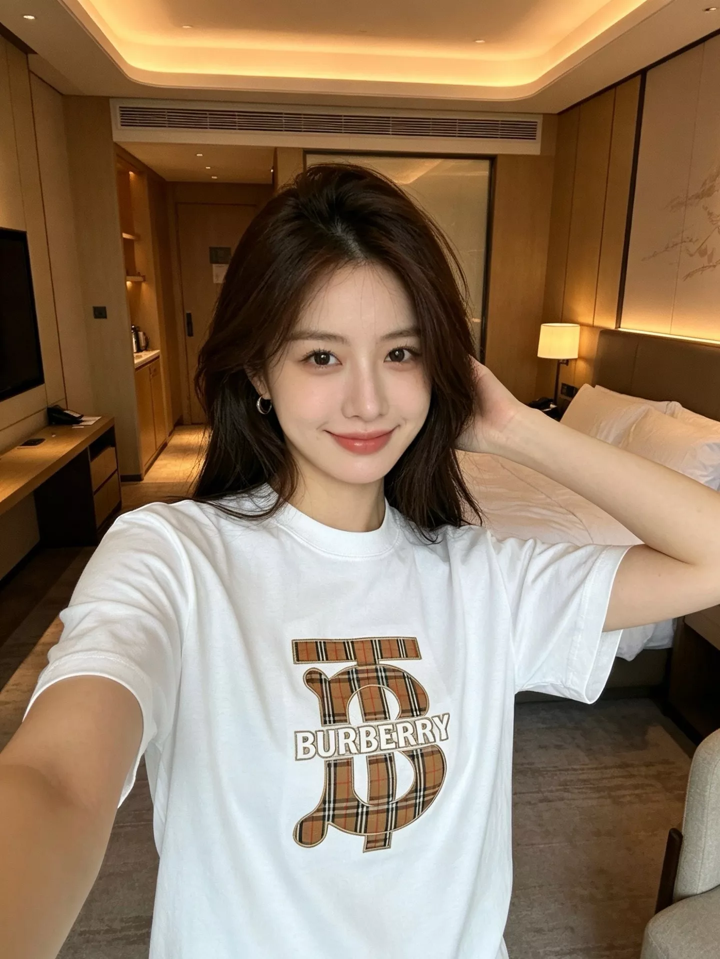 버버리 체크 TB 로고 아플리케 자수 반소매 티셔츠 상세 이미지 13