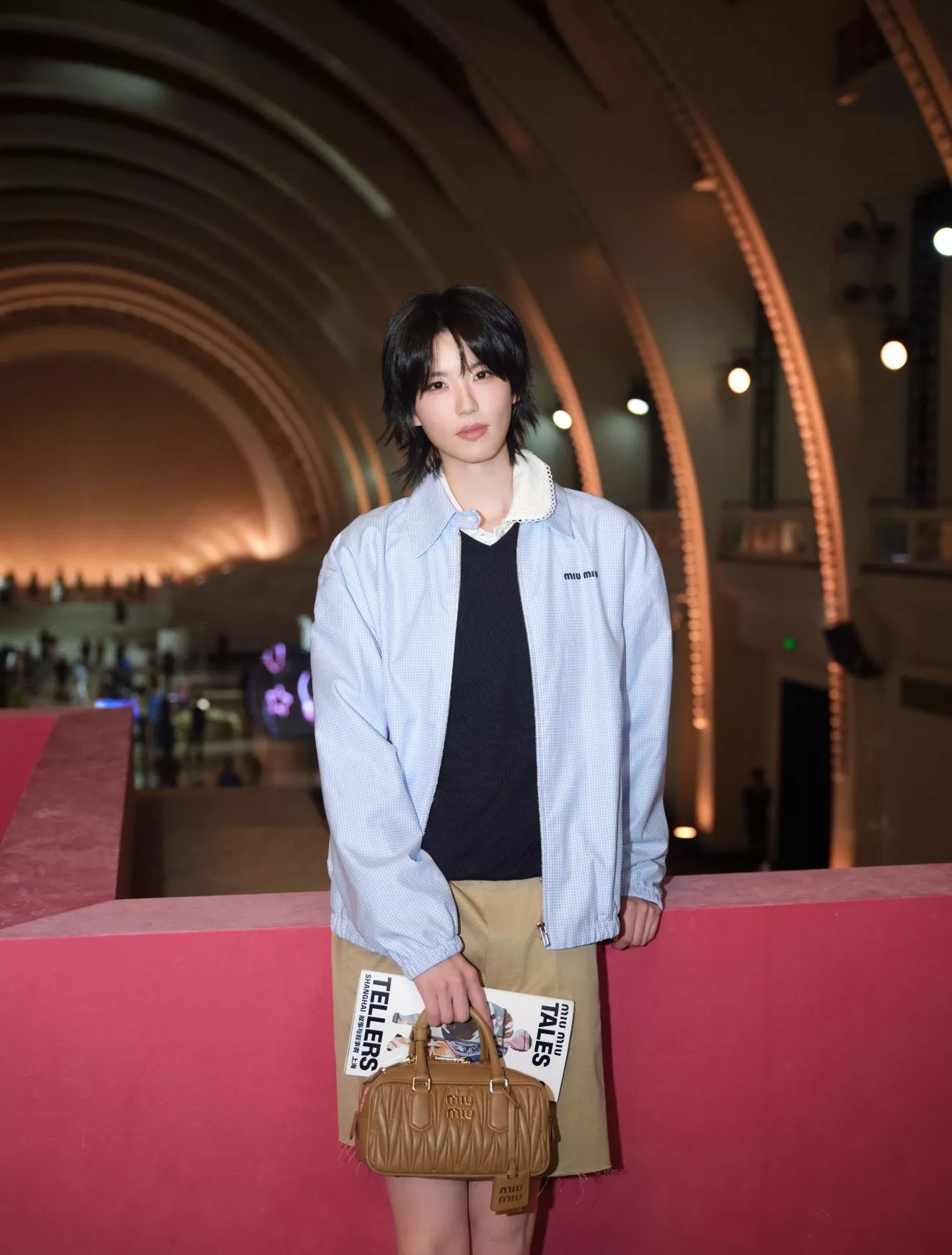 미우미우 라이트블루 깅엄 체크 자수 집업 재킷 상세 이미지 18