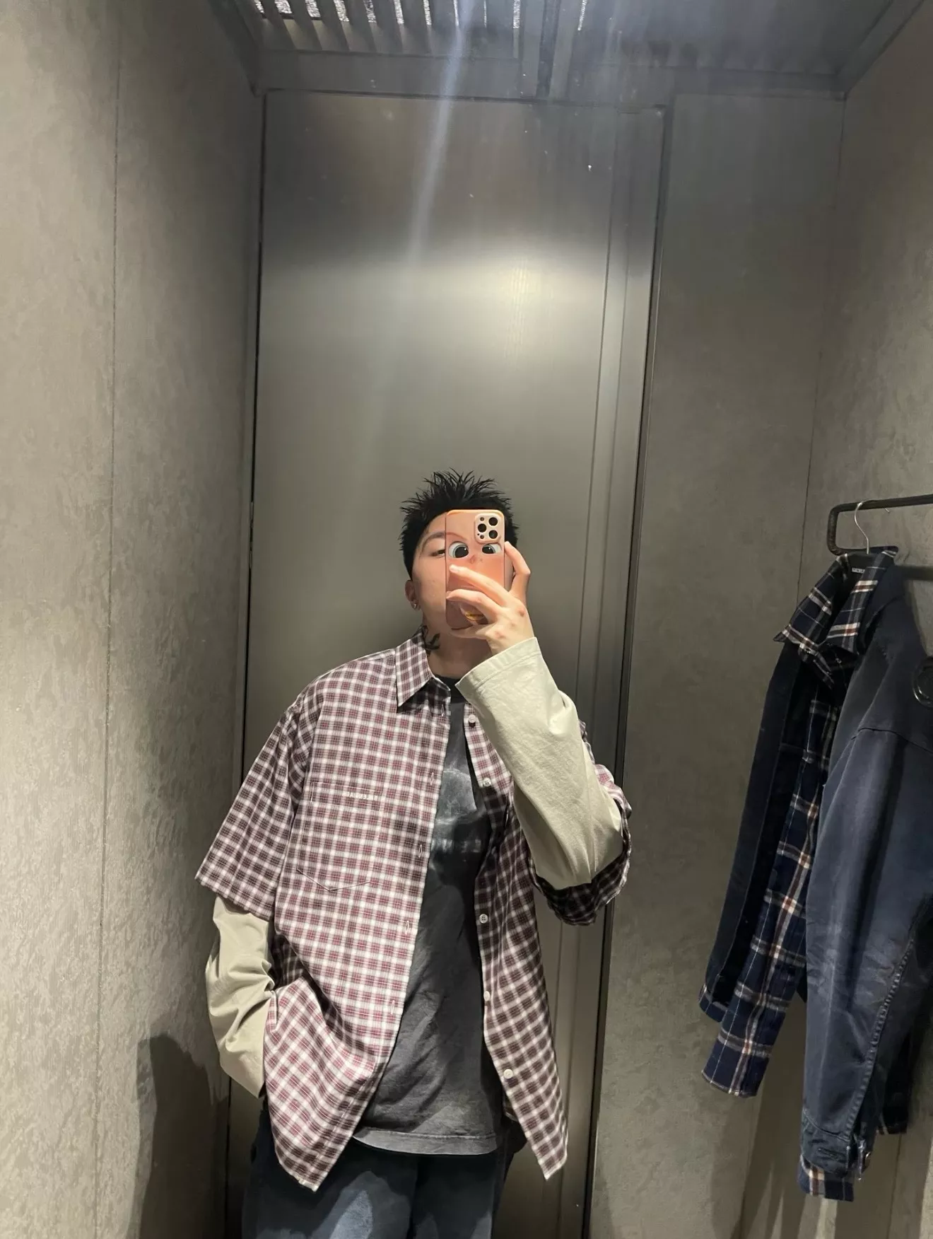발렌시아가 레드그레이 체크 레이어드 긴소매 셔츠 상세 이미지 19