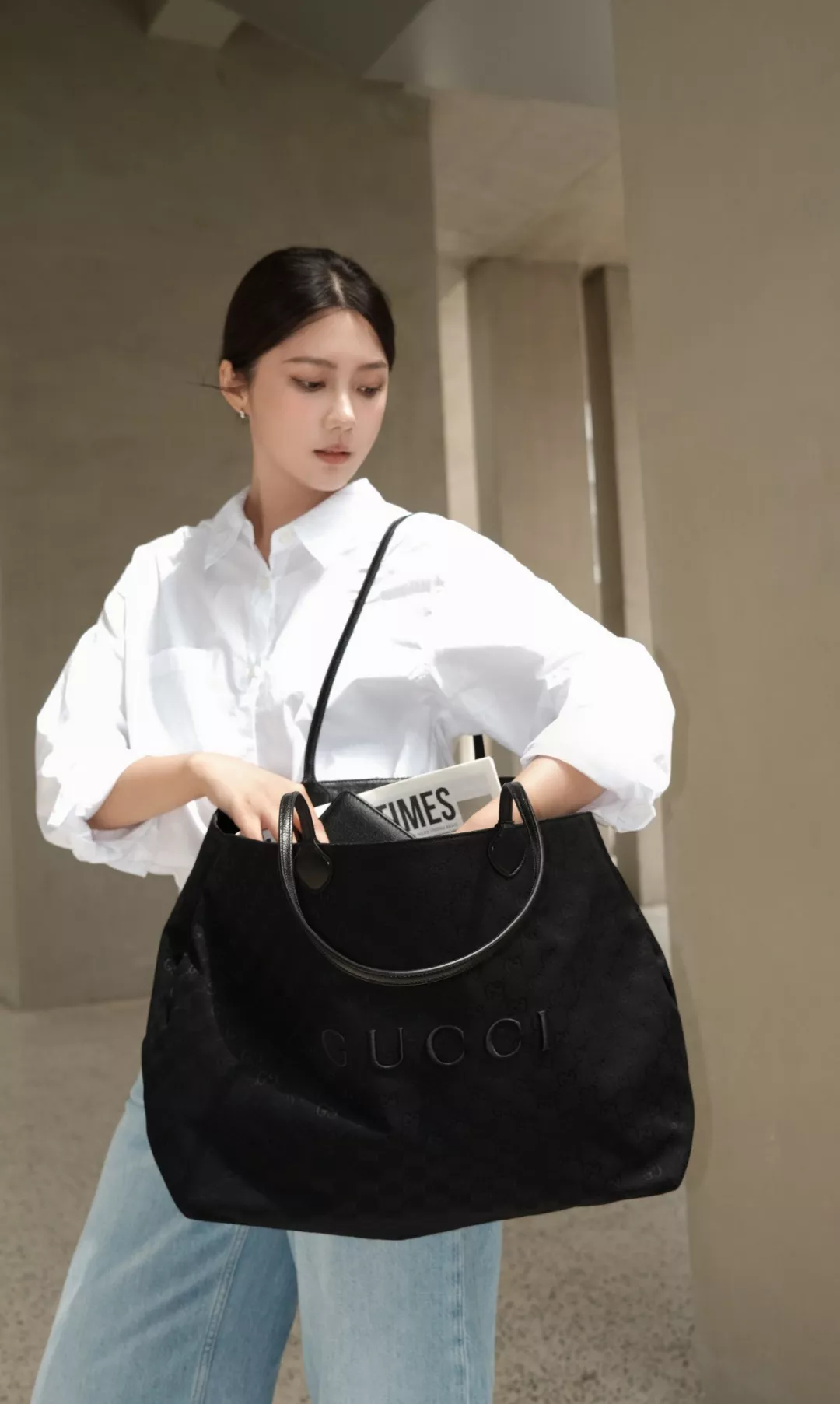 구찌 NY 한정 시리즈 대형 캔버스 쇼퍼백 상세 이미지 37
