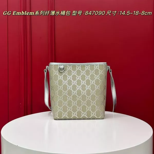 구찌 엠블럼 시리즈 슬림 버킷백