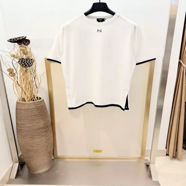 펜디 더블 FF 자수 배색 밑단 슬릿 반소매 티셔츠