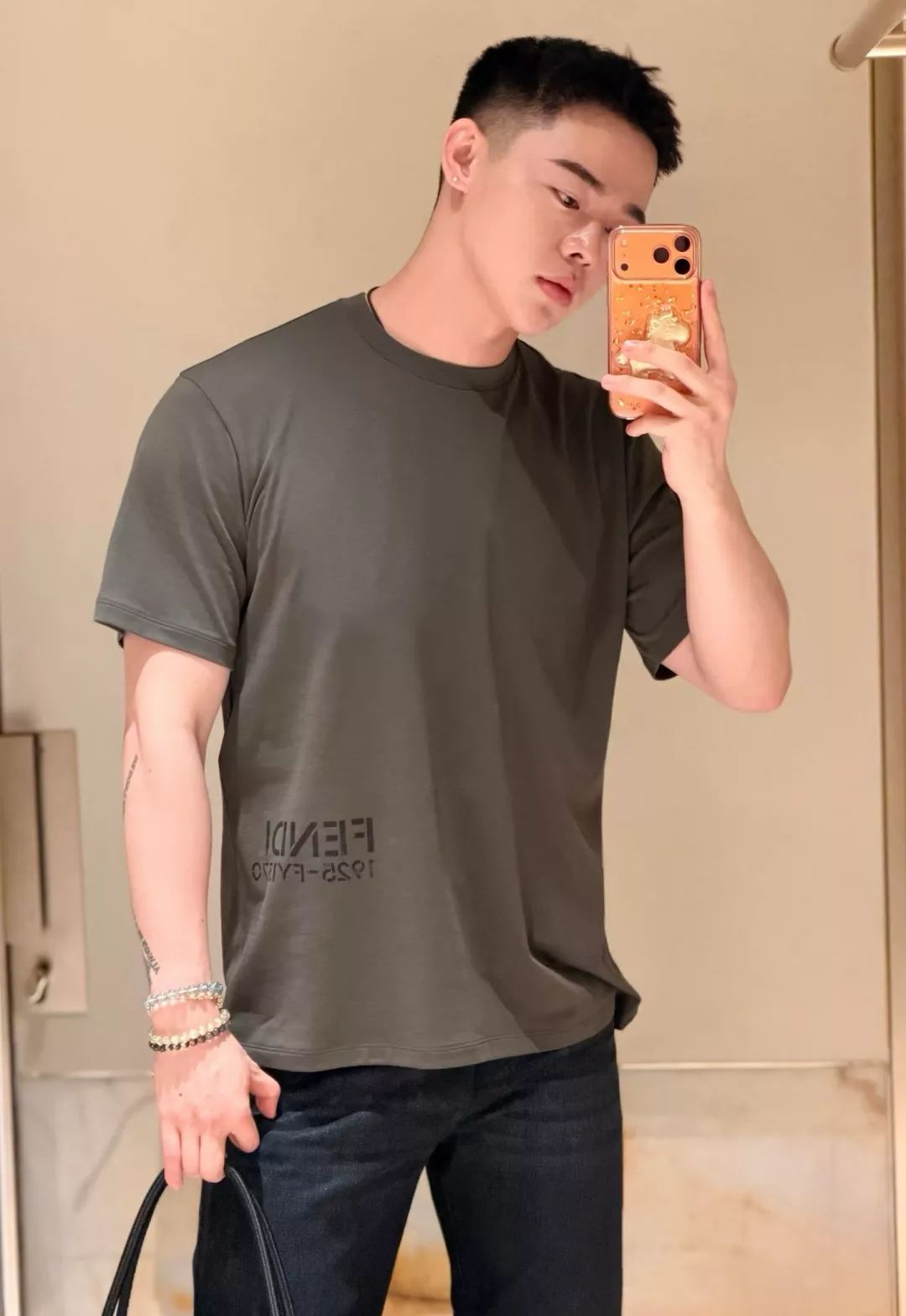 펜디 스텐실 로고 코튼 반소매 티셔츠 상세 이미지 9