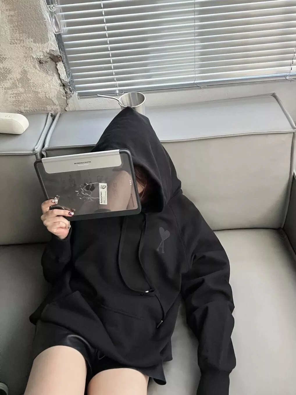 아미 하트 자수 로고 코튼 후드 티셔츠 상세 이미지 21