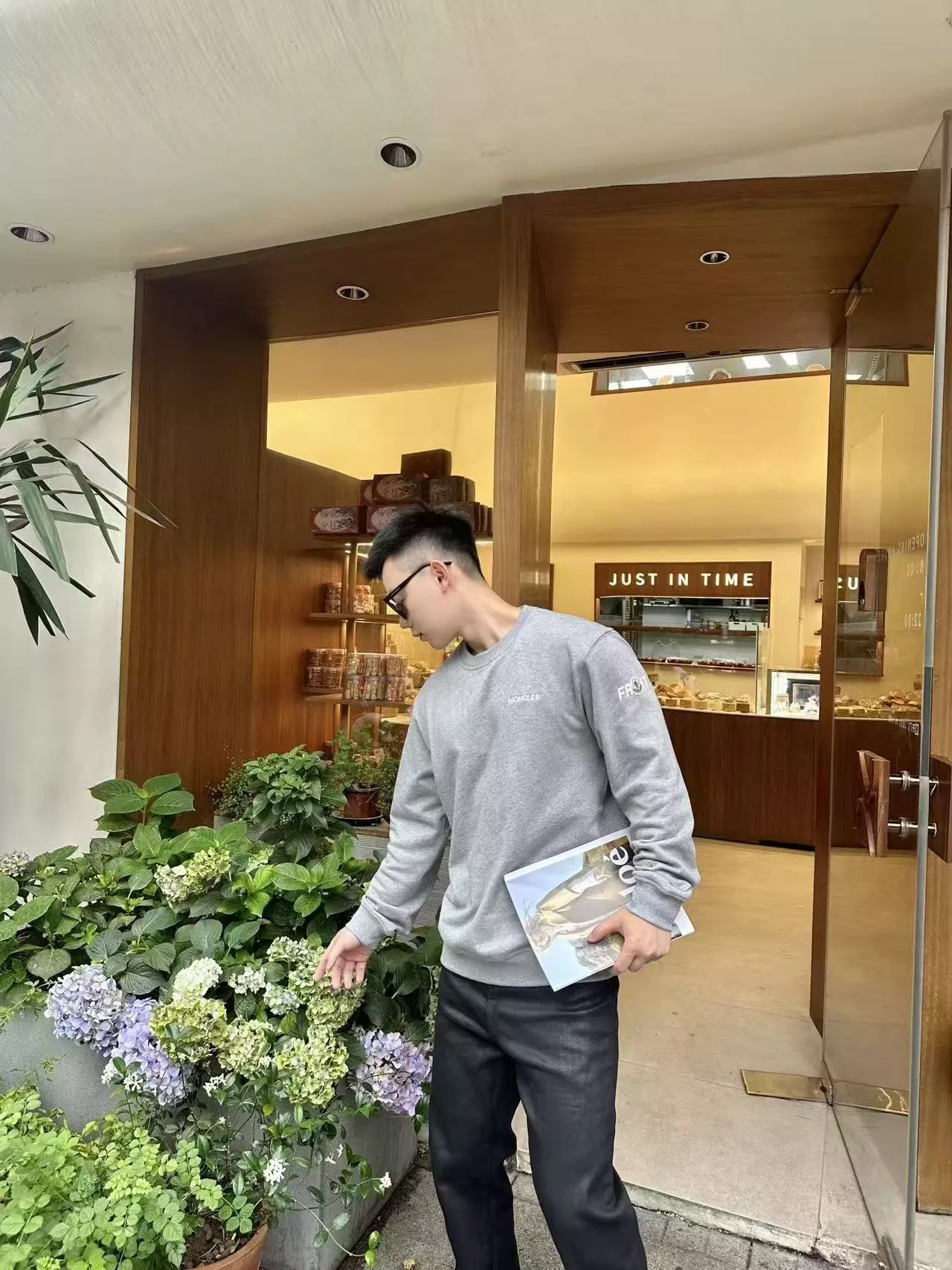 몽클레어 로고 프린트 원형 넥 맨투맨 티셔츠 상세 이미지 15