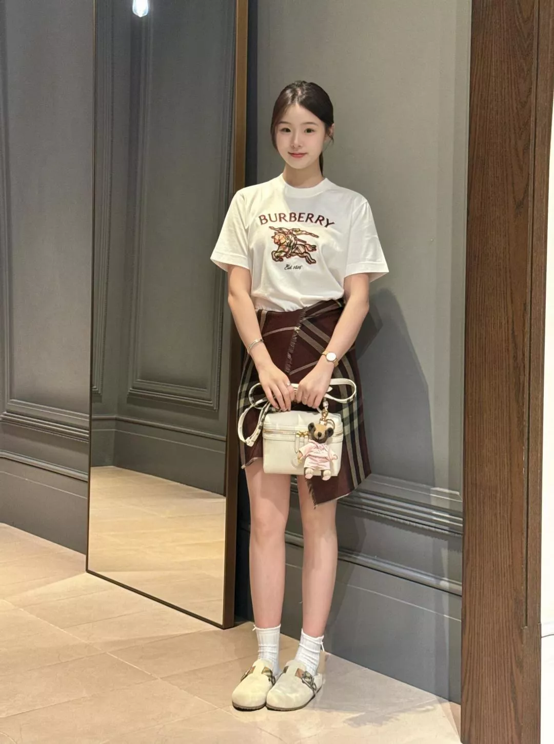 버버리 체크 기사 로고 자수 원형넥 반소매 티셔츠 상세 이미지 17