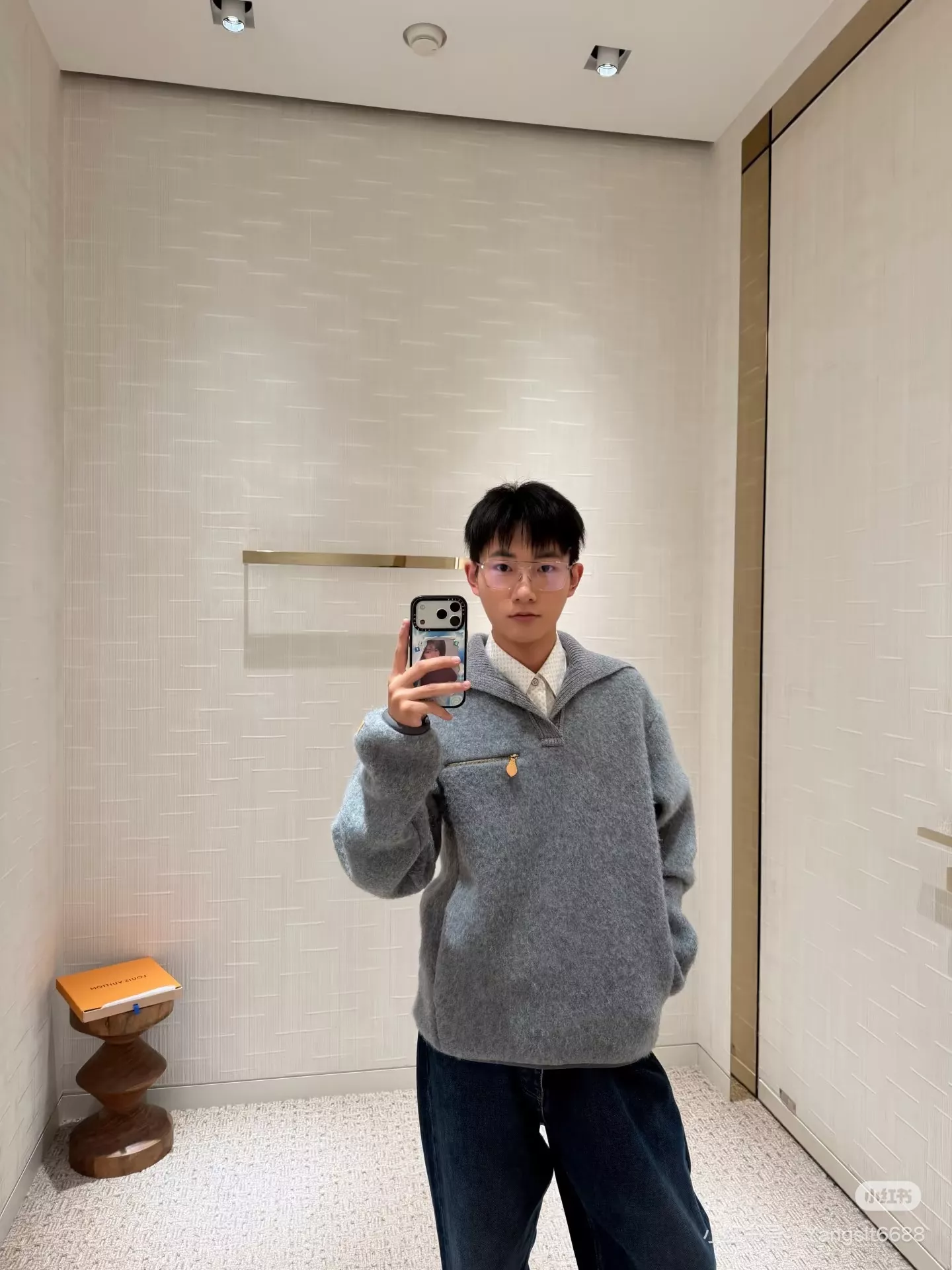 루이비통 레터 배지 모헤어 긴소매 니트 상세 이미지 15