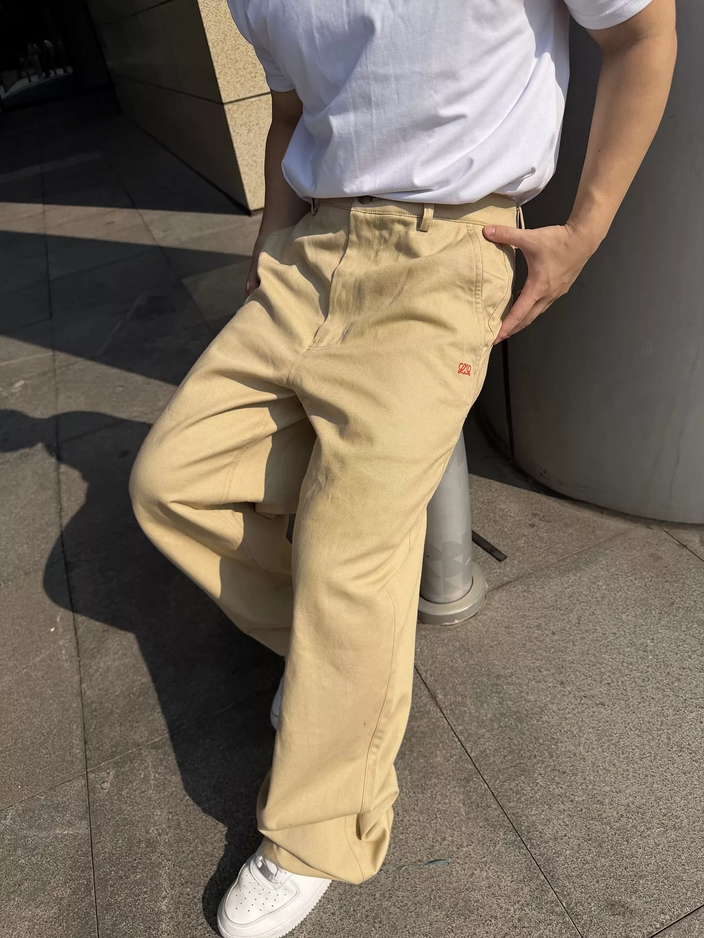 로에베 자수 디테일 가죽 패치 롱 팬츠 상세 이미지 13