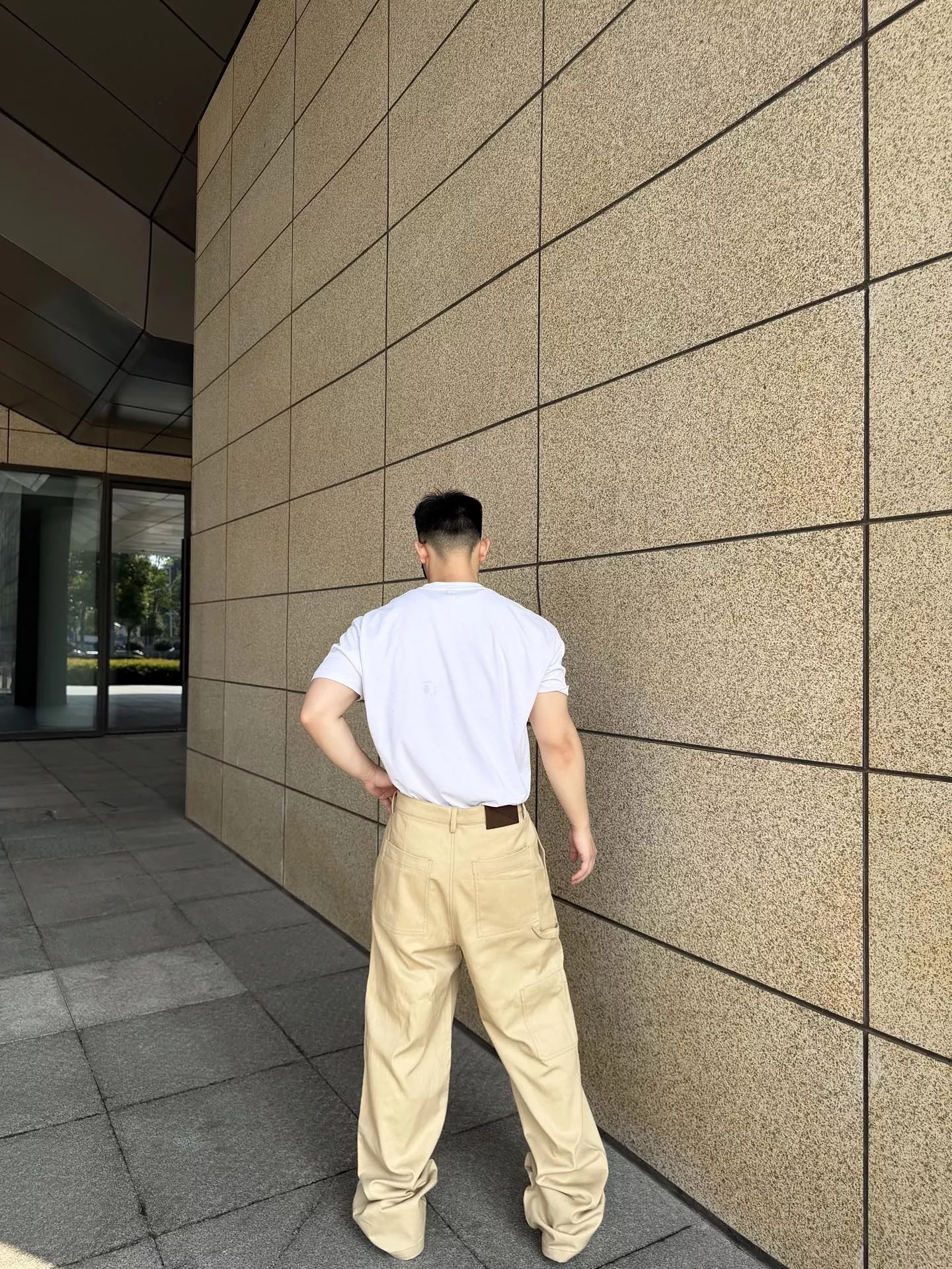 로에베 자수 디테일 가죽 패치 롱 팬츠 상세 이미지 11