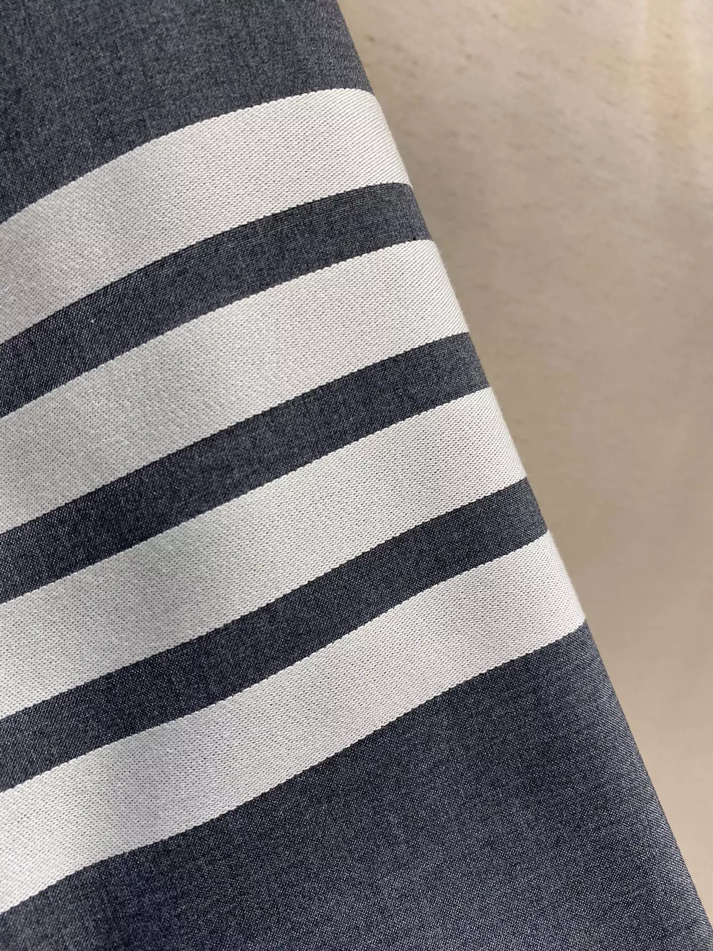 톰브라운 사선 울 블렌드 긴소매 셔츠 상세 이미지 4