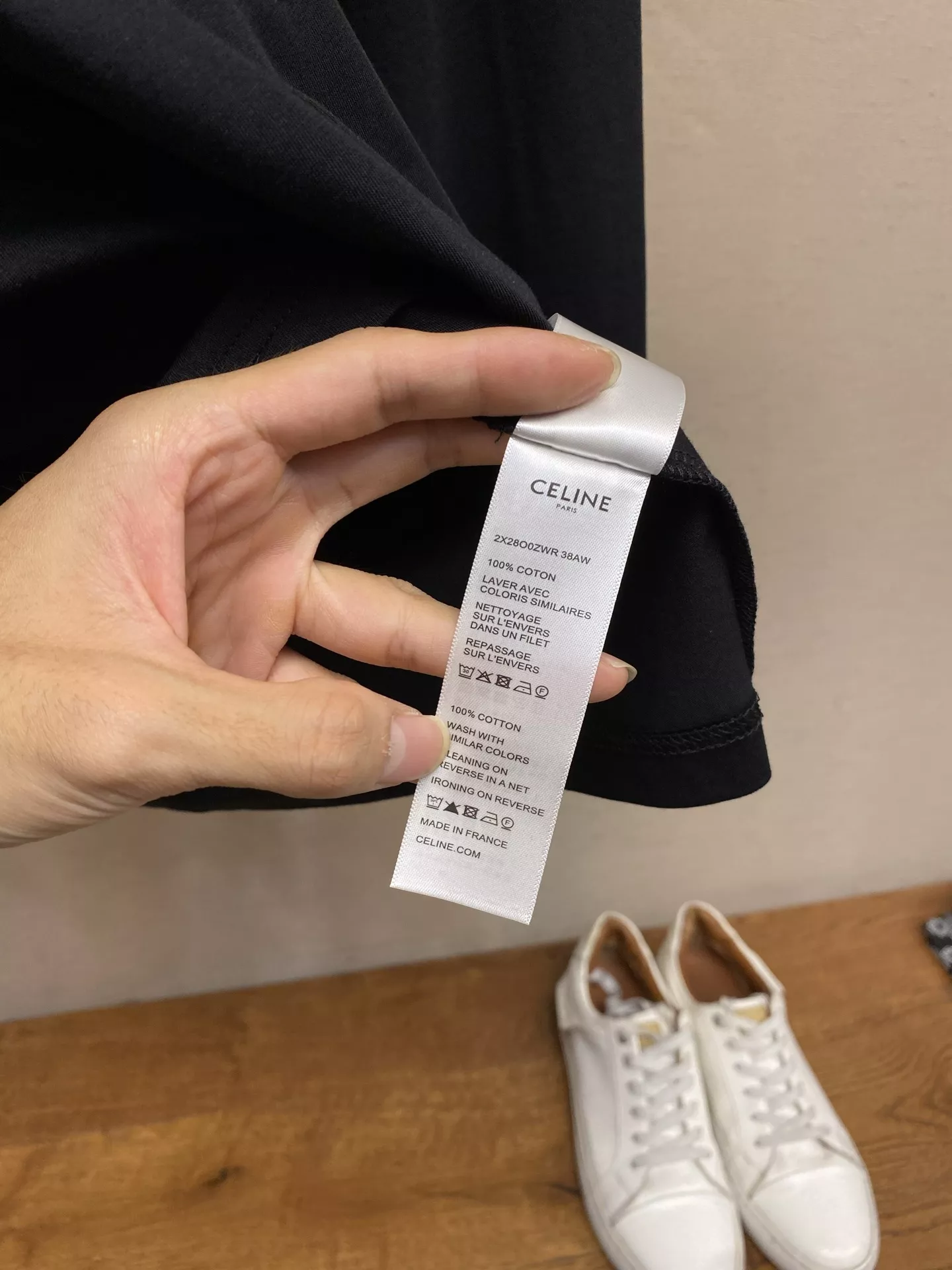 셀린느 로고 패치 루즈핏 긴소매 티셔츠 상세 이미지 7