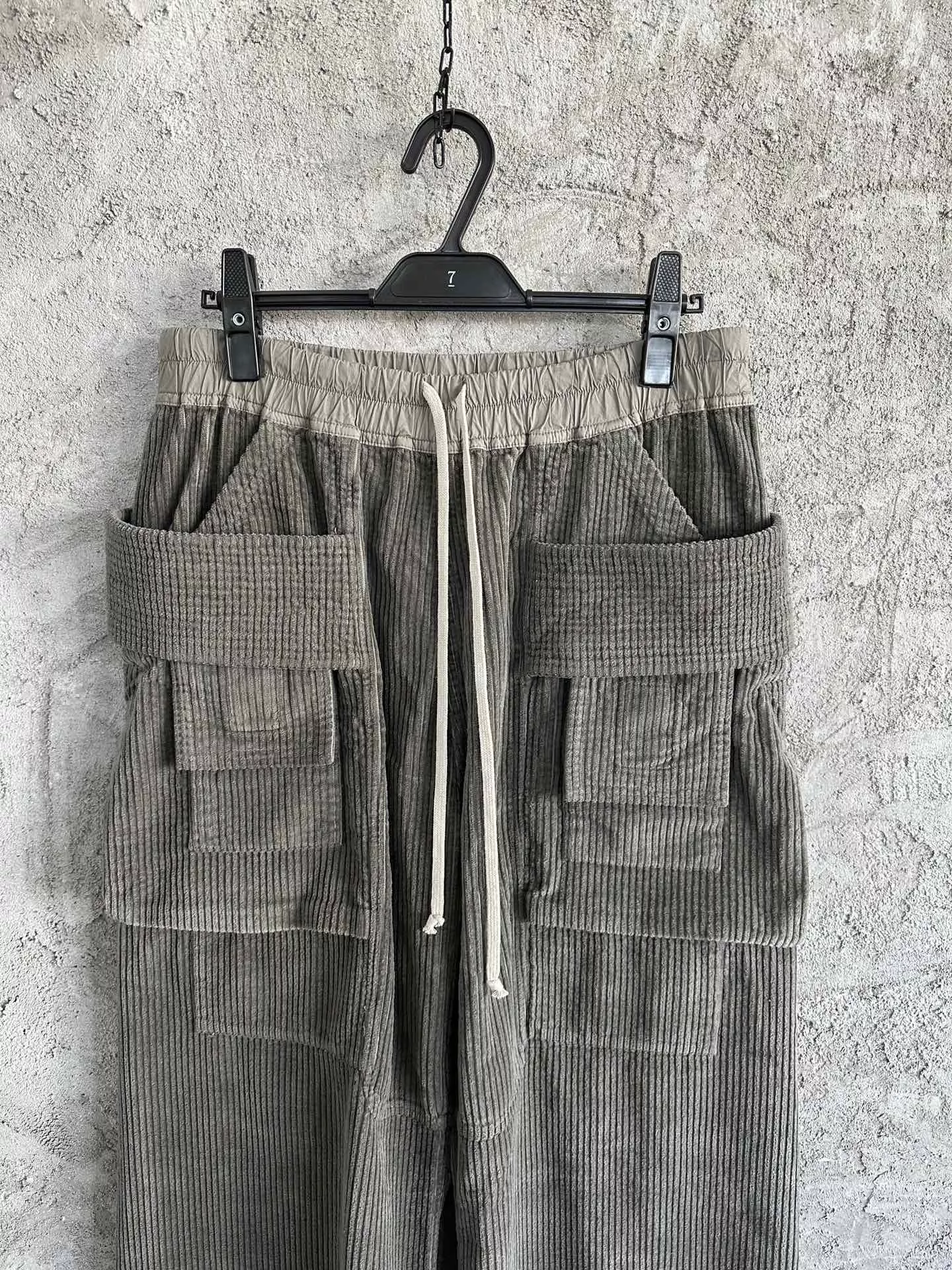 릭오웬스 올리브그린 코듀로이 멀티포켓 와이드 팬츠 상세 이미지 2