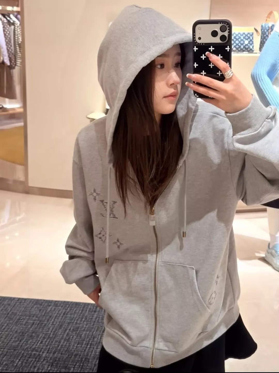 루이비통 모노그램 사시코 자수 후드 집업 재킷 상세 이미지 11