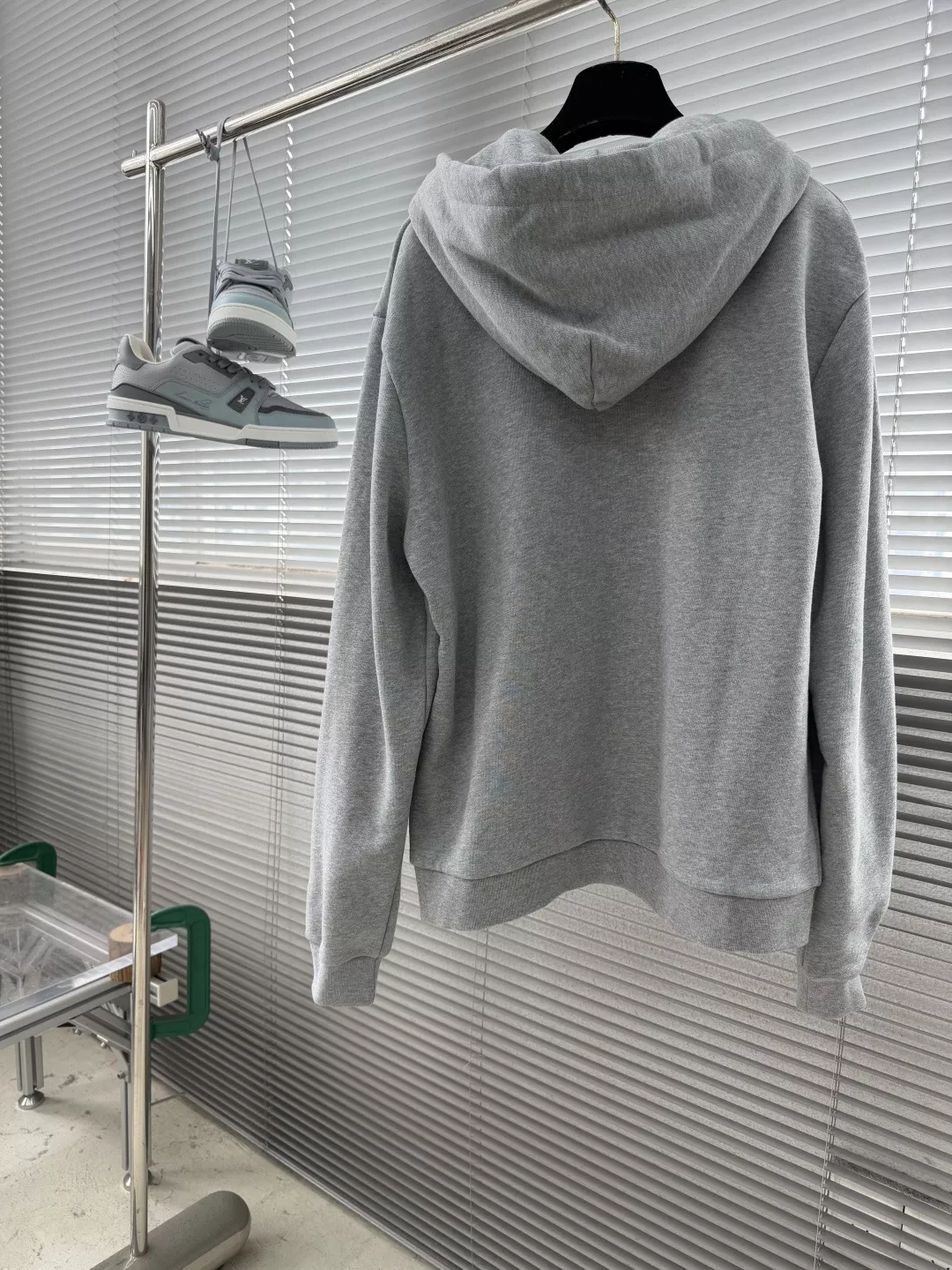 루이비통 모노그램 사시코 자수 후드 집업 재킷 상세 이미지 8