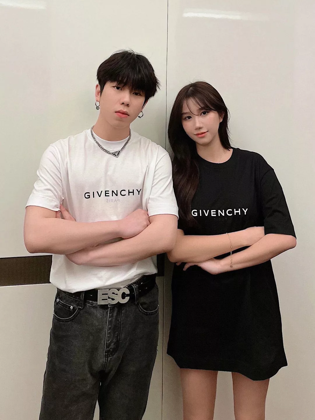 지방시 더블 레터 로고 프린트 반소매 티셔츠 상세 이미지 23
