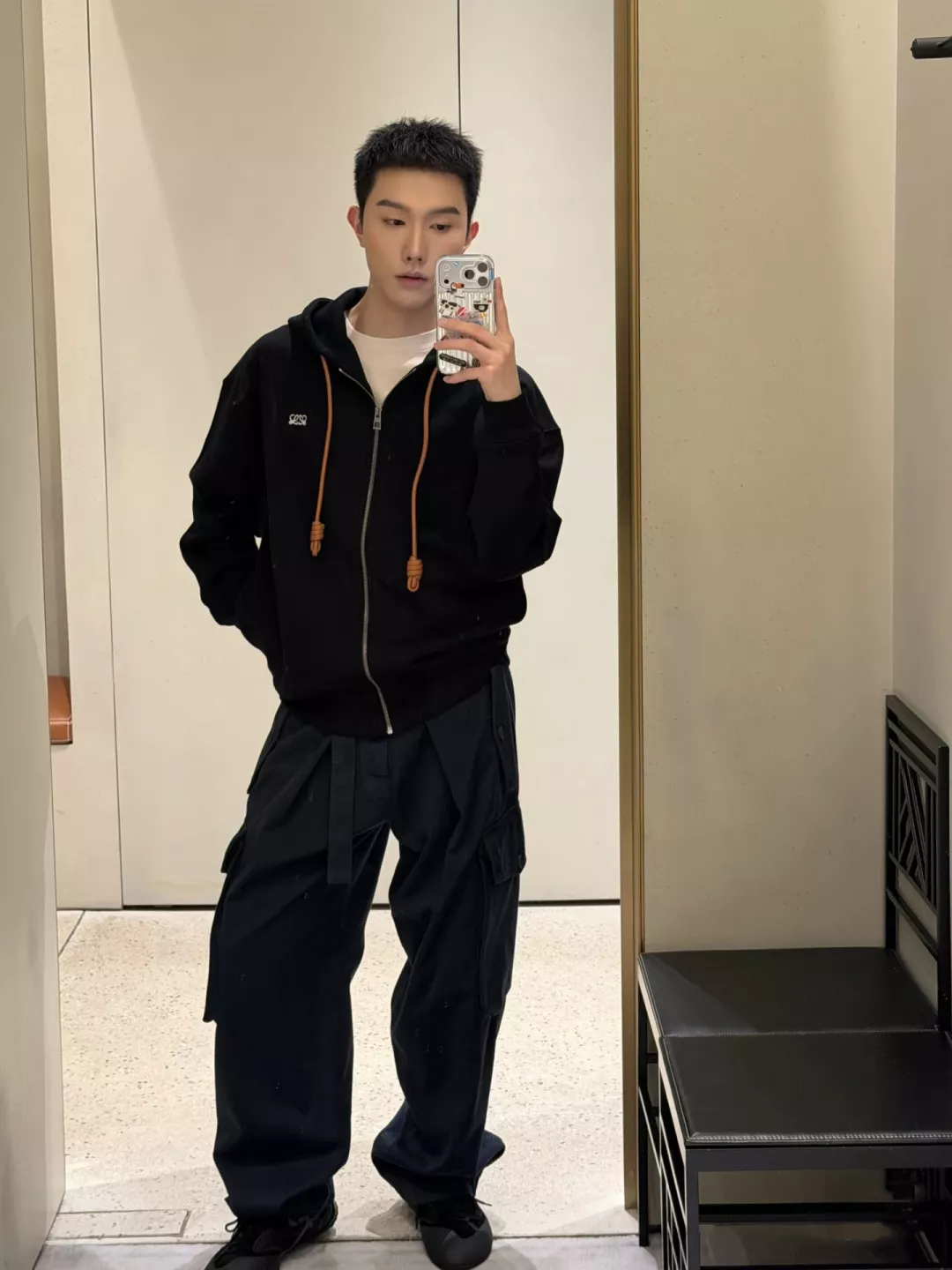 로에베 배색 로고 자수 드로스트링 지퍼 후드 재킷 상세 이미지 22