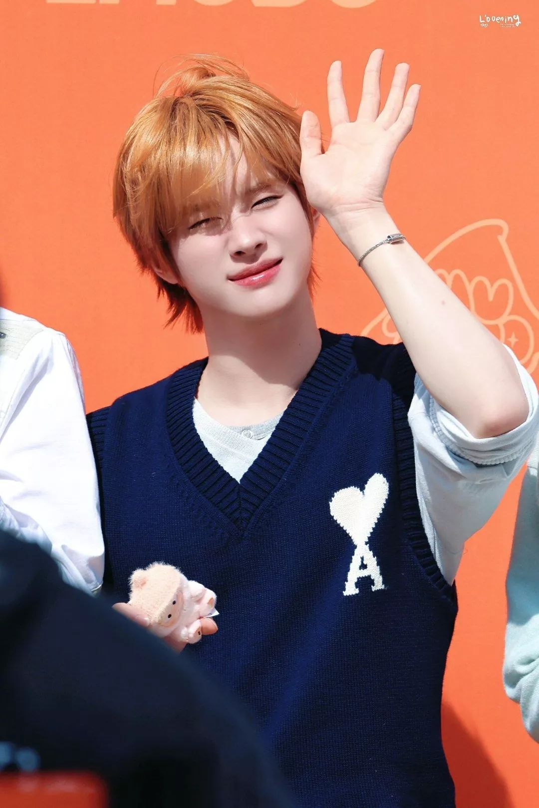 아미 하트 로고 브이넥 코튼 민소매 니트 상세 이미지 25