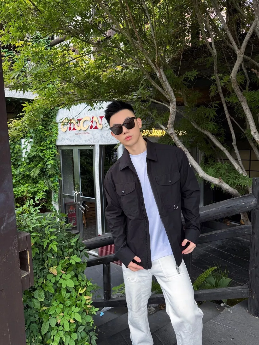 몽클레어 고밀도 코튼 플랩포켓 카라 집업 재킷 상세 이미지 29