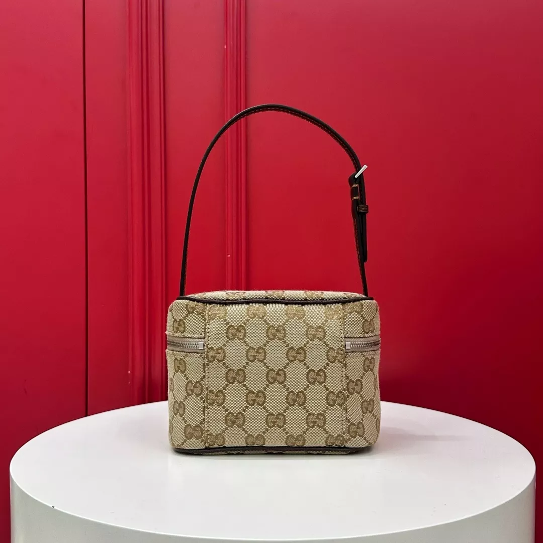 구찌 태그 시리즈 GG 패턴 미니 탑핸들 백 상세 이미지 5
