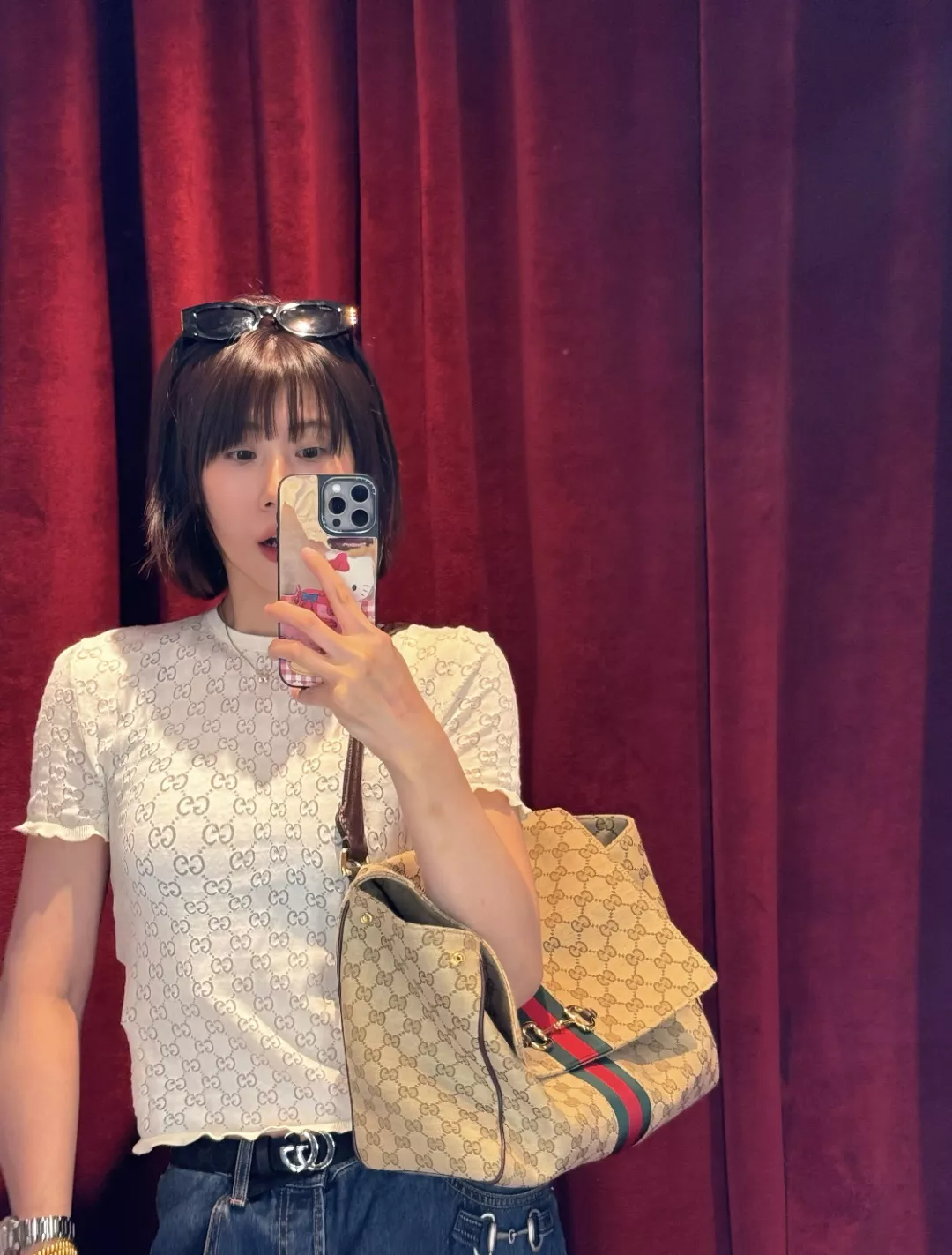 구찌 파파라조 시리즈 대형 웹 스트랩 토트백 상세 이미지 45