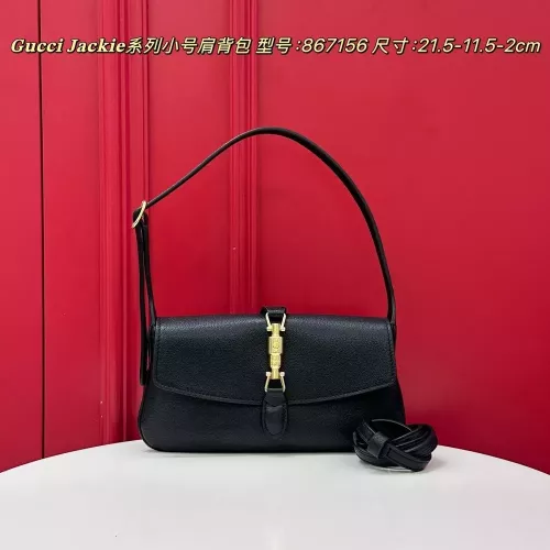 구찌 재키 스몰 조절 스트랩 숄더백