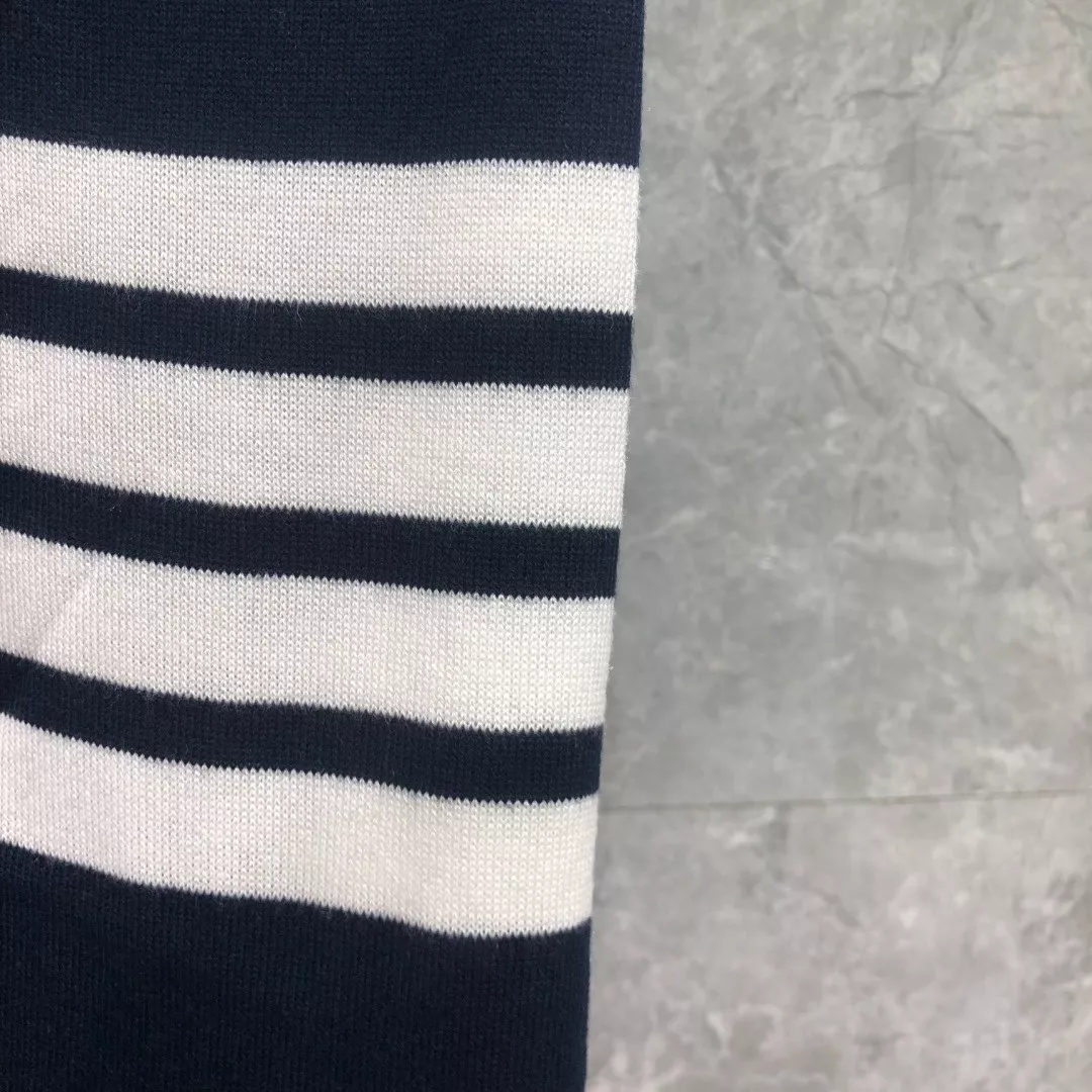 톰브라운 깃털 나뭇잎 인타르시아 식스버튼 울 가디건 상세 이미지 25