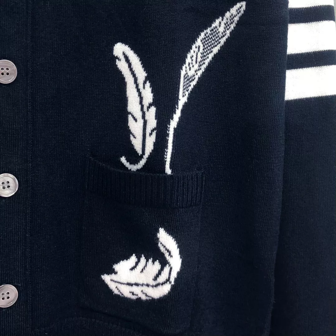 톰브라운 깃털 나뭇잎 인타르시아 식스버튼 울 가디건 상세 이미지 27
