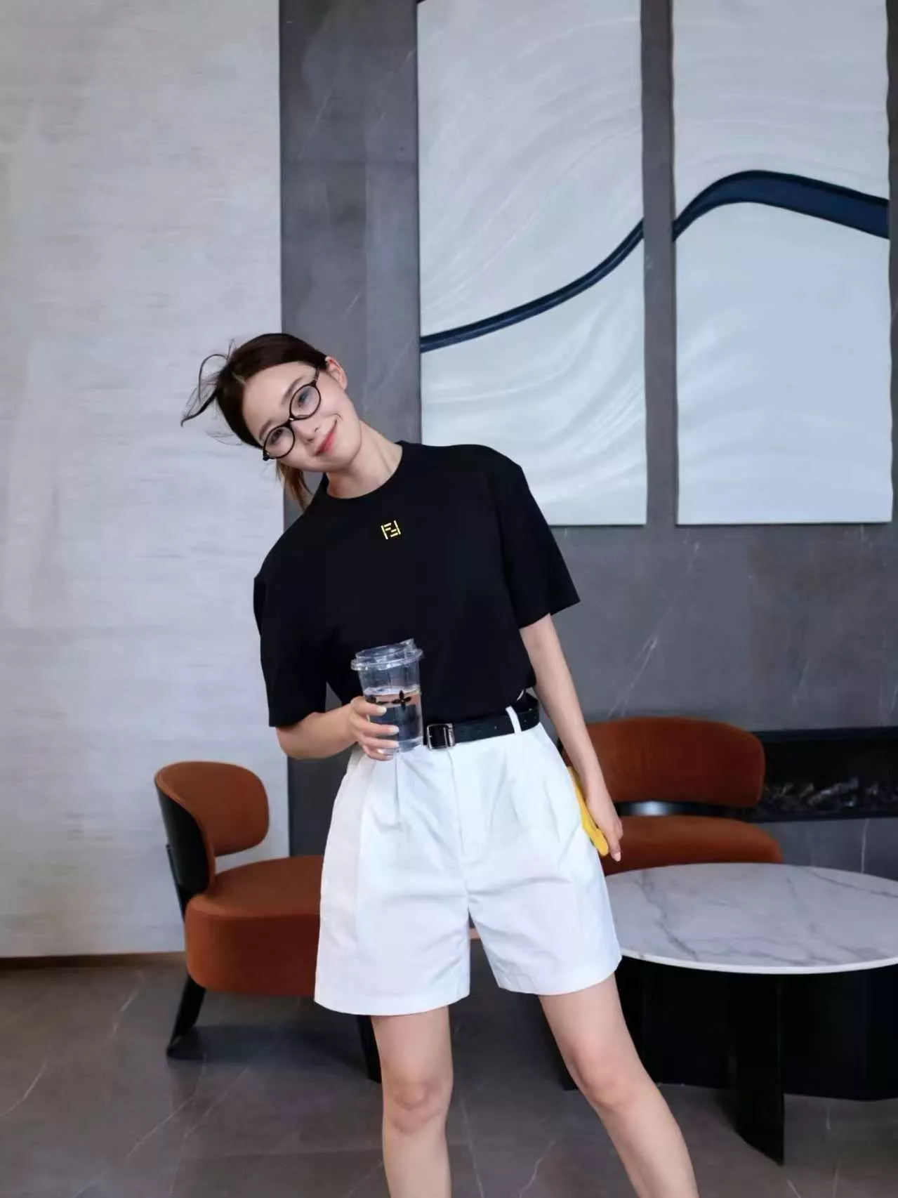 펜디 셀레리아 로고 자수 반소매 티셔츠 상세 이미지 20