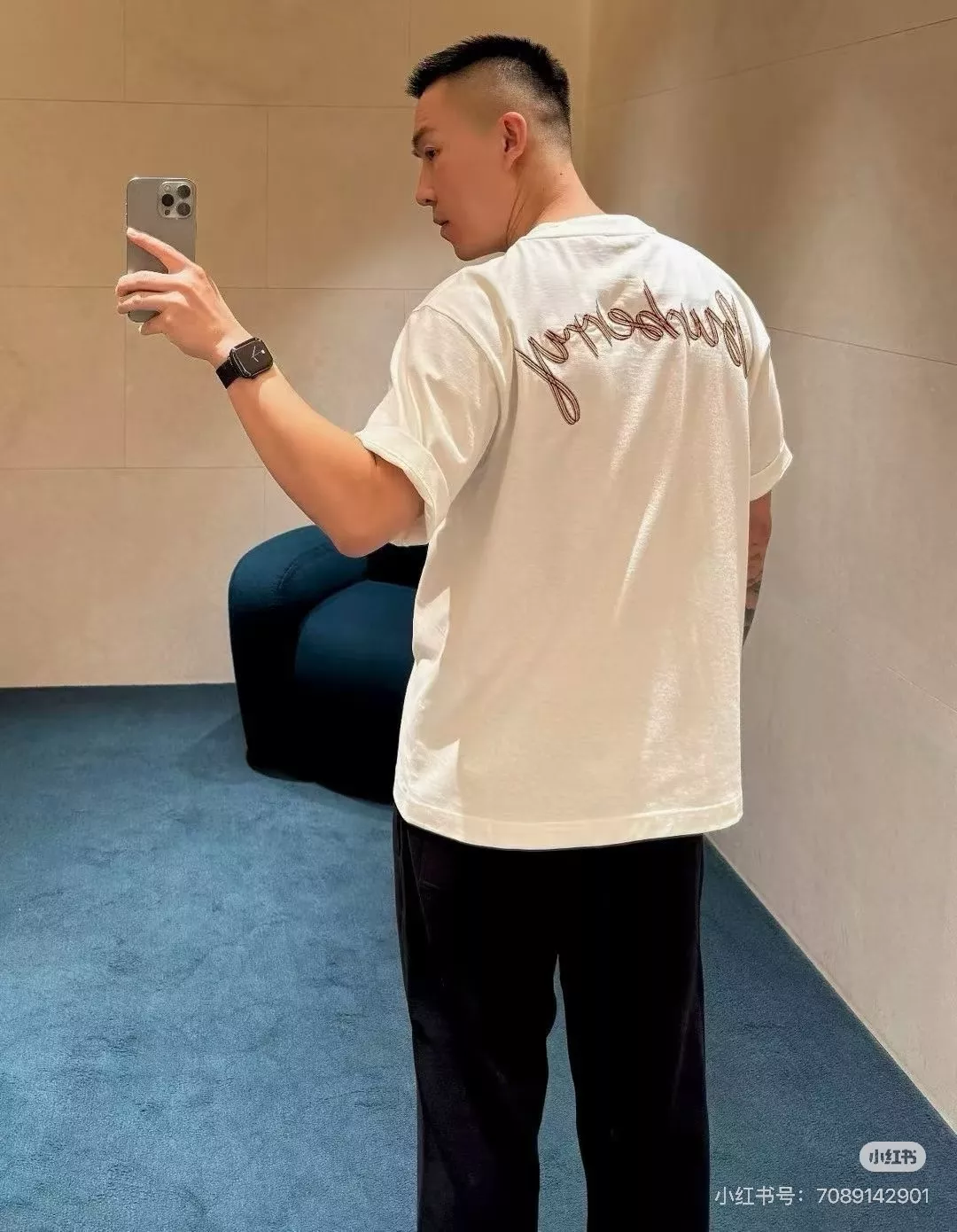 버버리 로고 자수 루즈핏 코튼 반소매 티셔츠 상세 이미지 38