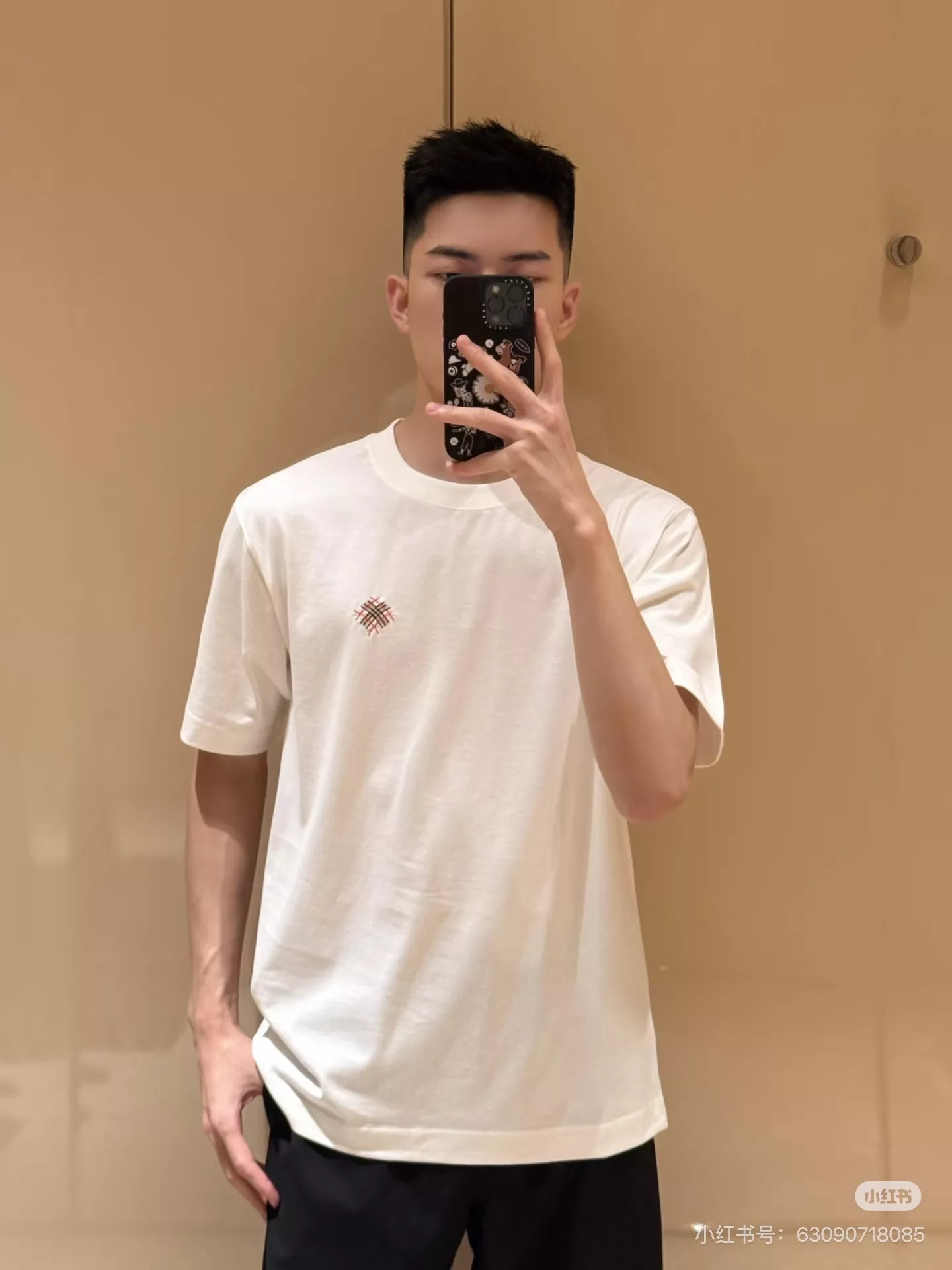 버버리 로고 자수 루즈핏 코튼 반소매 티셔츠 상세 이미지 35