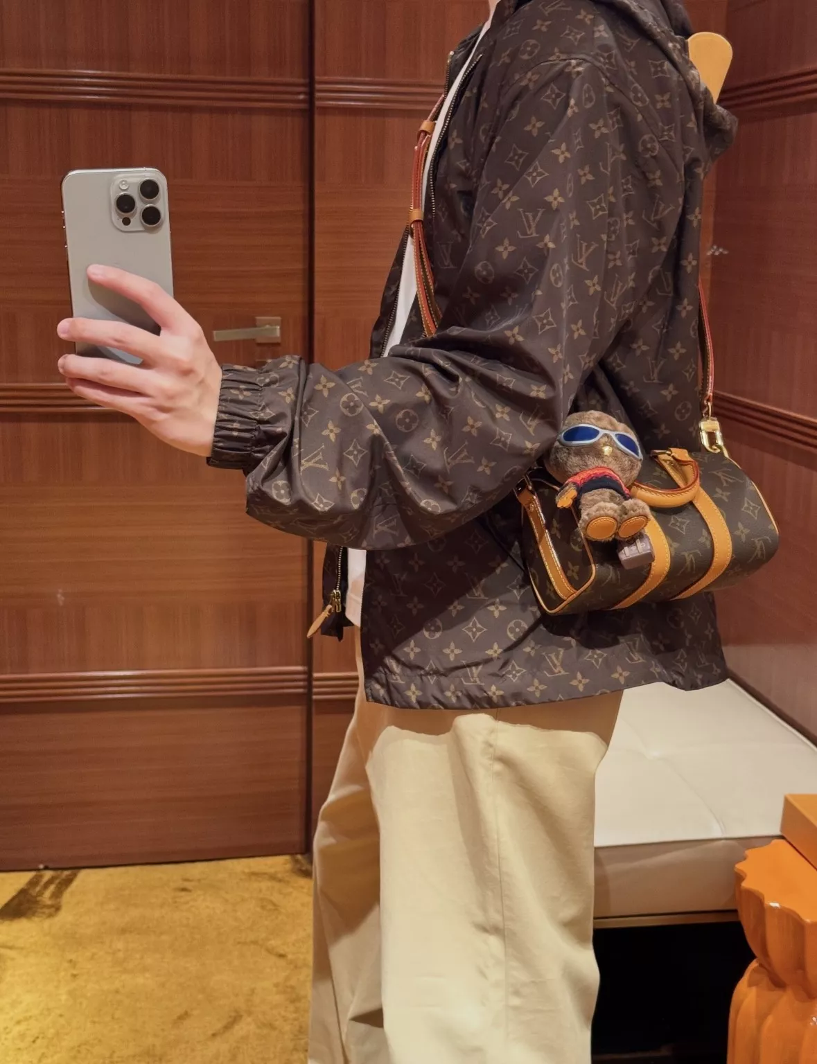 루이비통 모노그램 후드 집업 재킷 상세 이미지 54