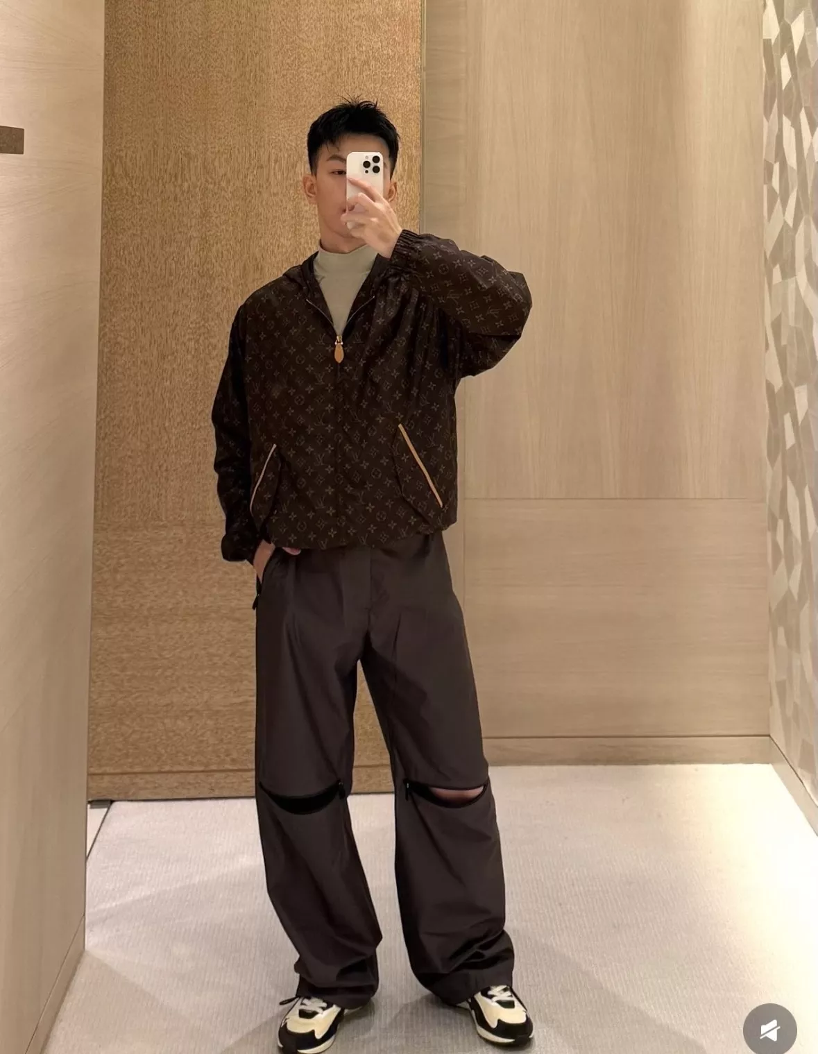 루이비통 모노그램 후드 집업 재킷 상세 이미지 69