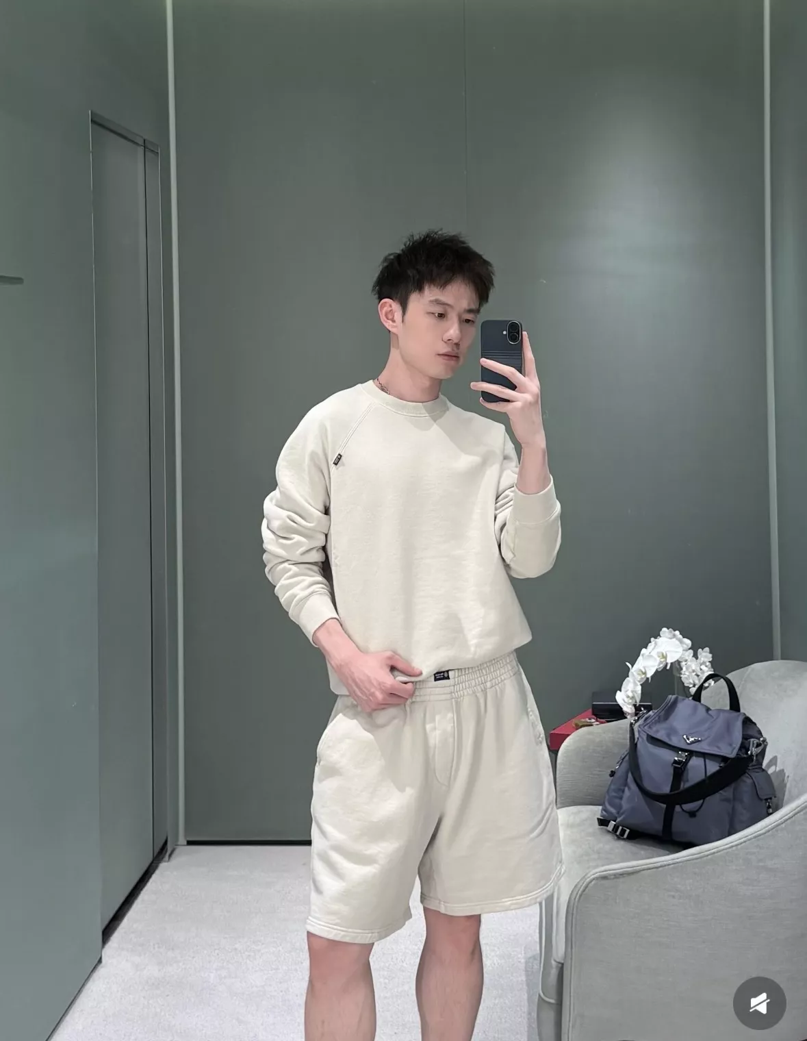 프라다 라글란 소매 코튼 맨투맨 티셔츠 상세 이미지 19