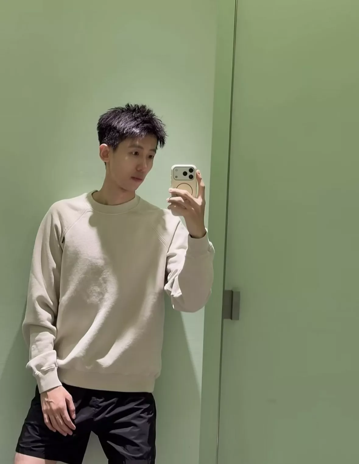 프라다 라글란 소매 코튼 맨투맨 티셔츠 상세 이미지 20