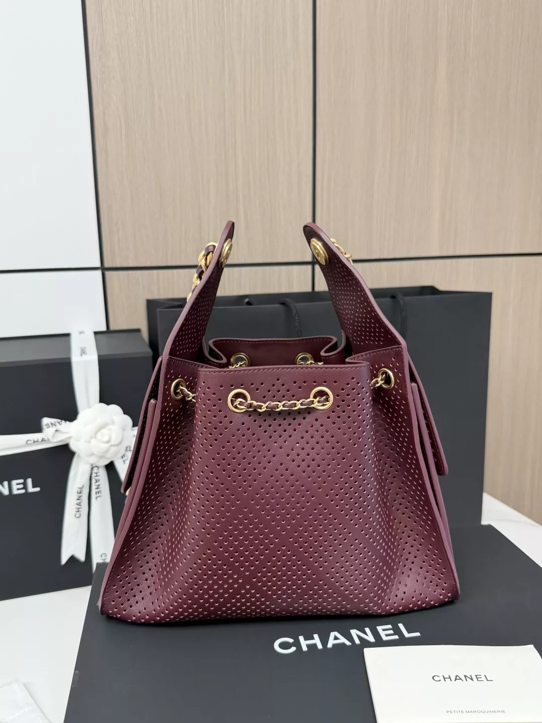 샤넬 펀칭 카프스킨 체인 호보백 상세 이미지 2