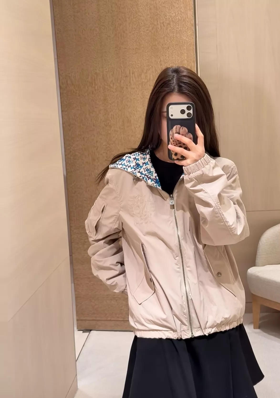 루이비통 양면 착용 모노그램 나일론 후드 재킷 상세 이미지 14