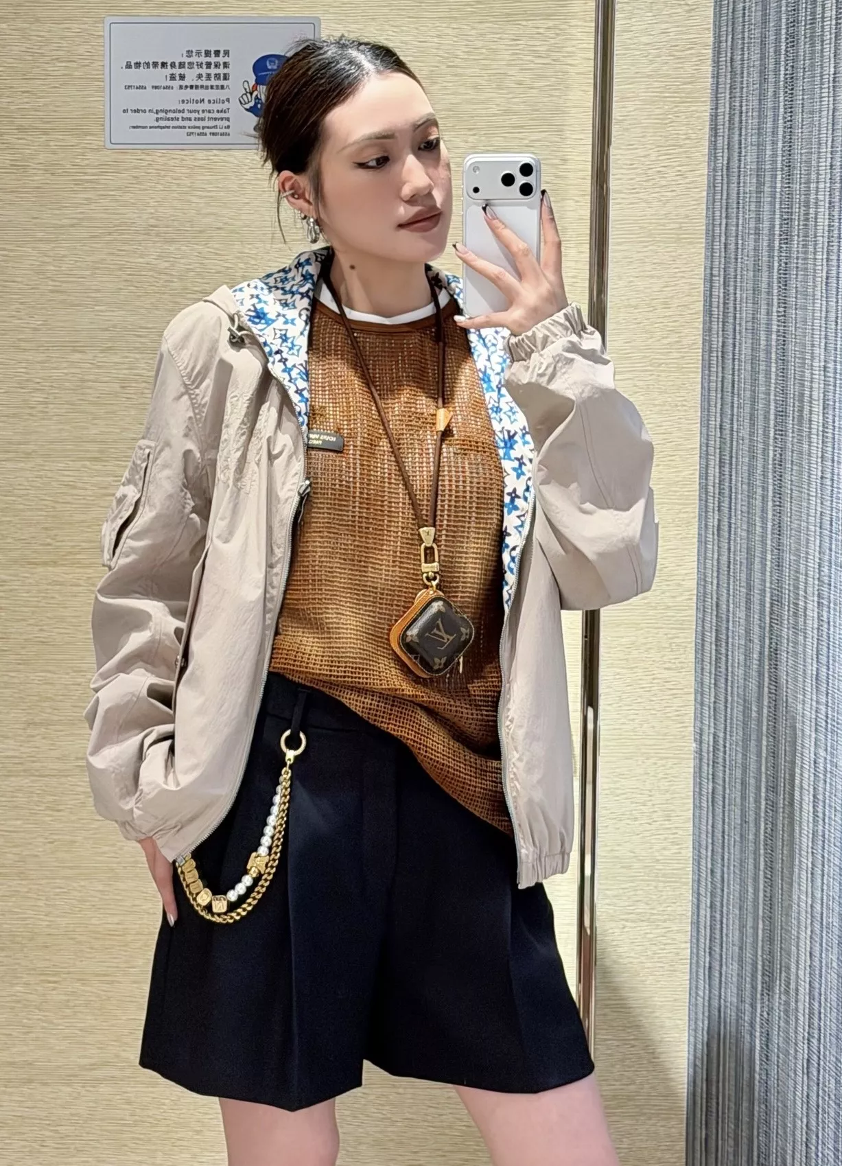 루이비통 양면 착용 모노그램 나일론 후드 재킷 상세 이미지 19