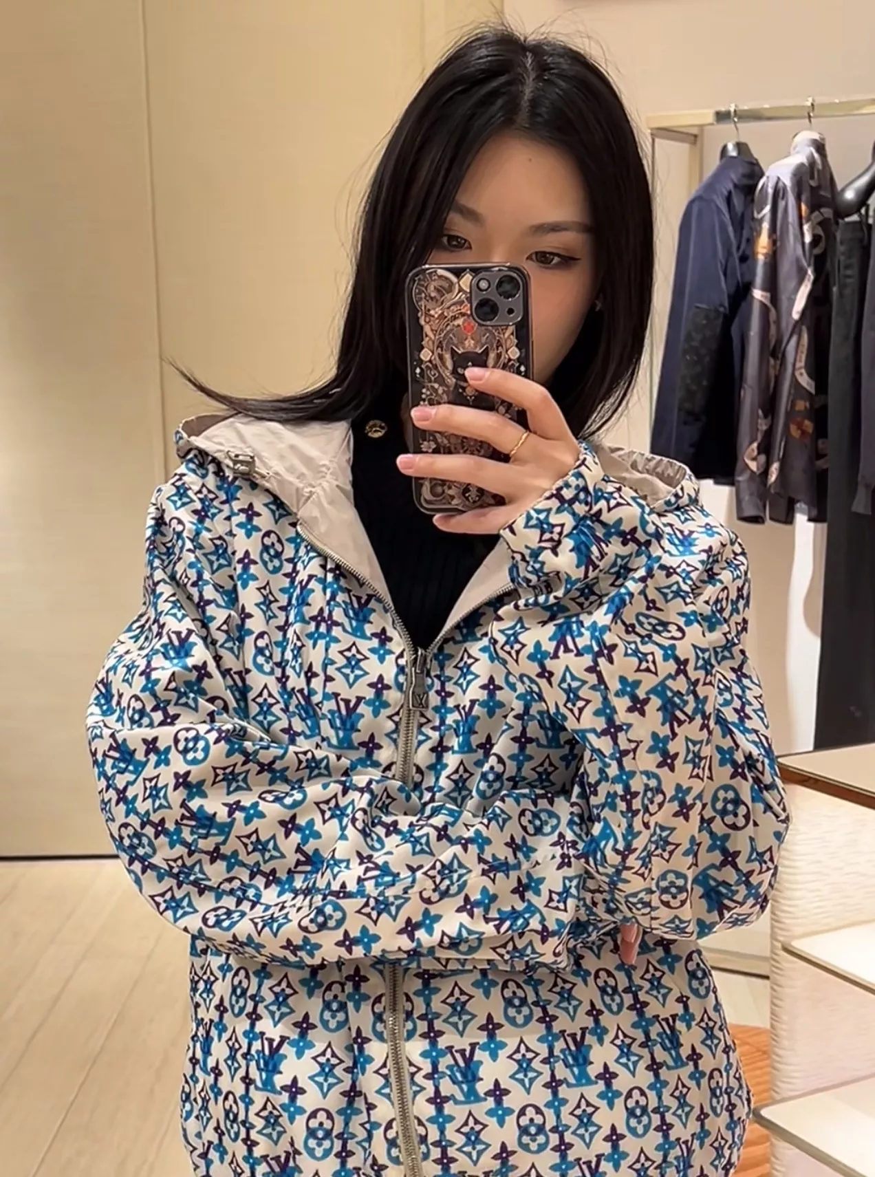 루이비통 양면 착용 모노그램 나일론 후드 재킷 상세 이미지 13