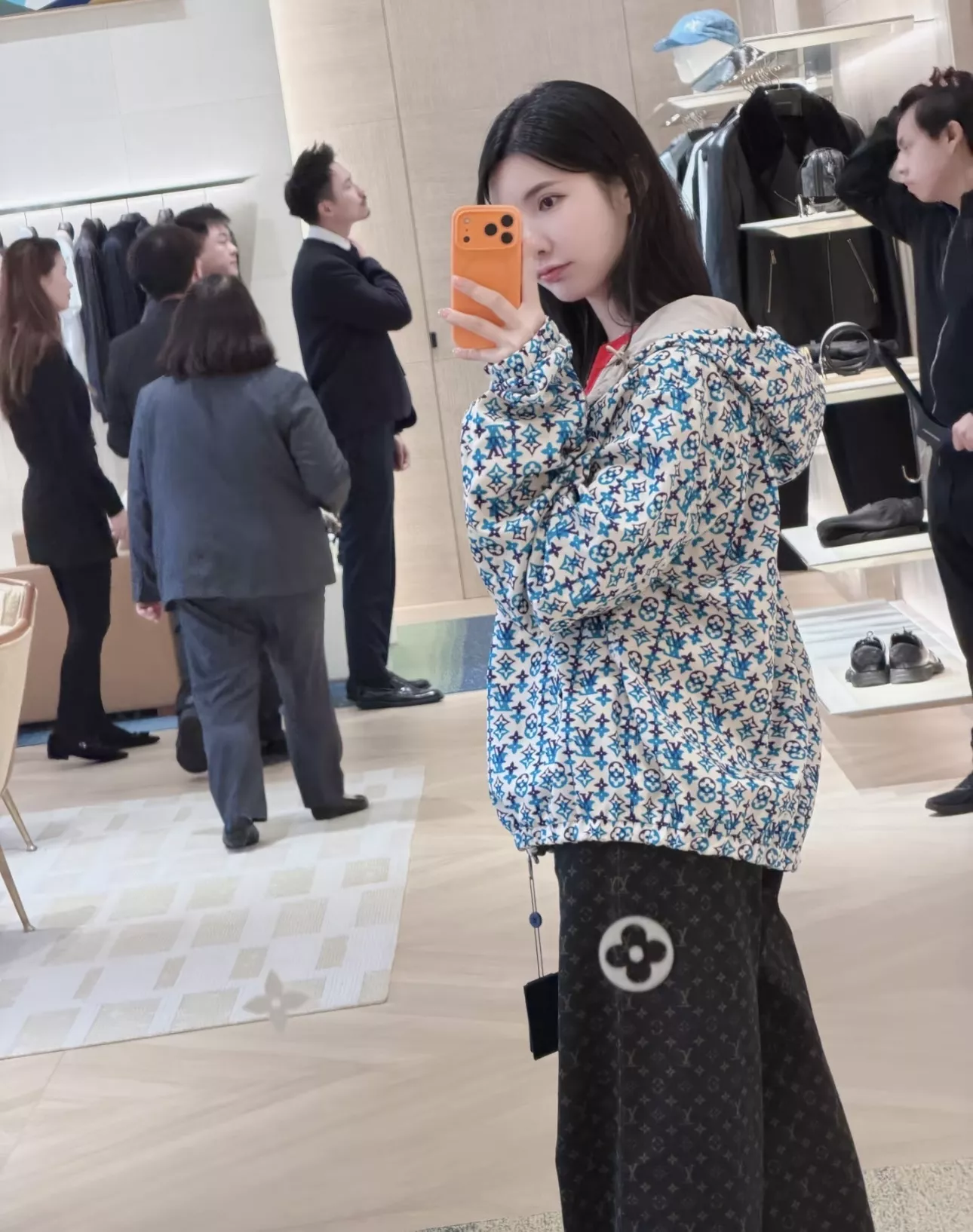 루이비통 양면 착용 모노그램 나일론 후드 재킷 상세 이미지 17