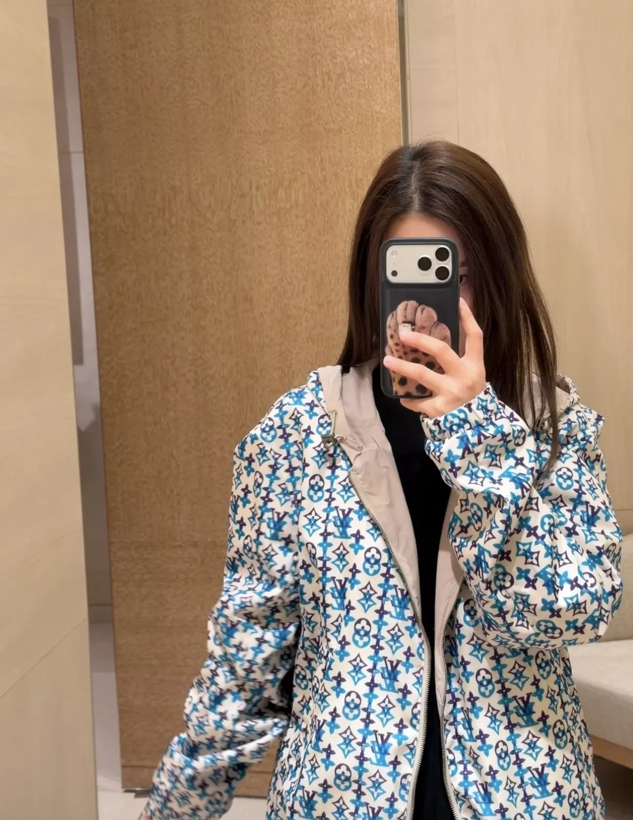루이비통 양면 착용 모노그램 나일론 후드 재킷 상세 이미지 15