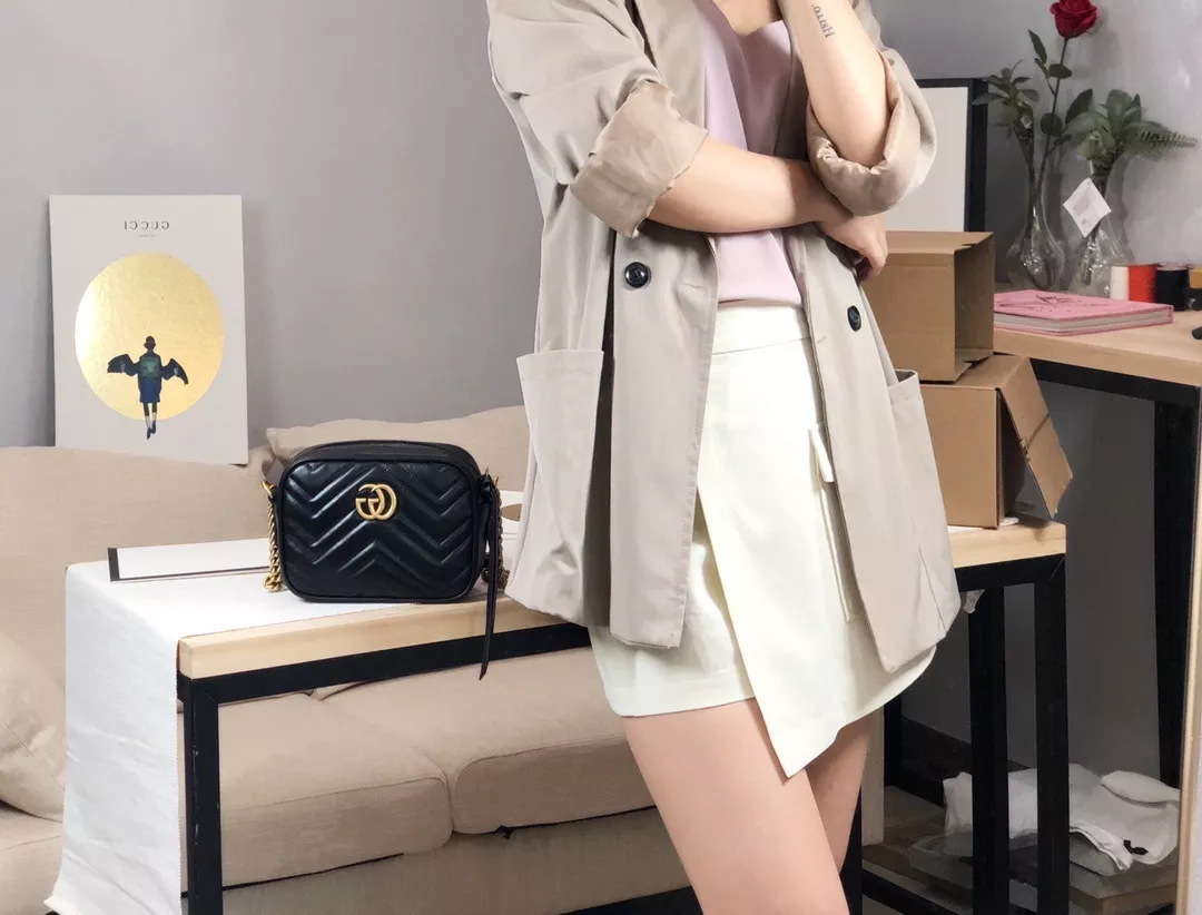 구찌 마몬트 퀼팅 체인 스트랩 카메라백 상세 이미지 48