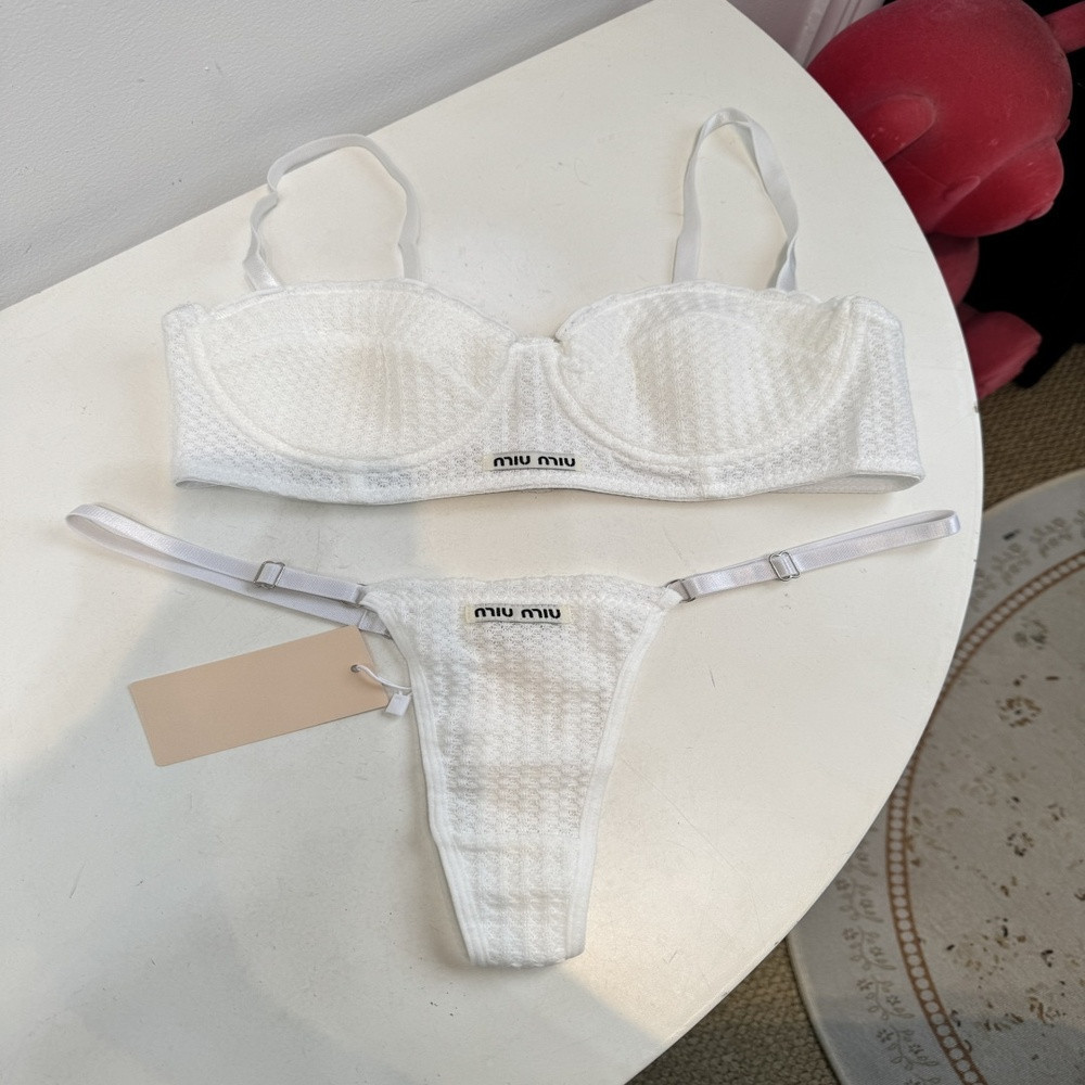 미우미우 와플 레이스 브라팬티 세트