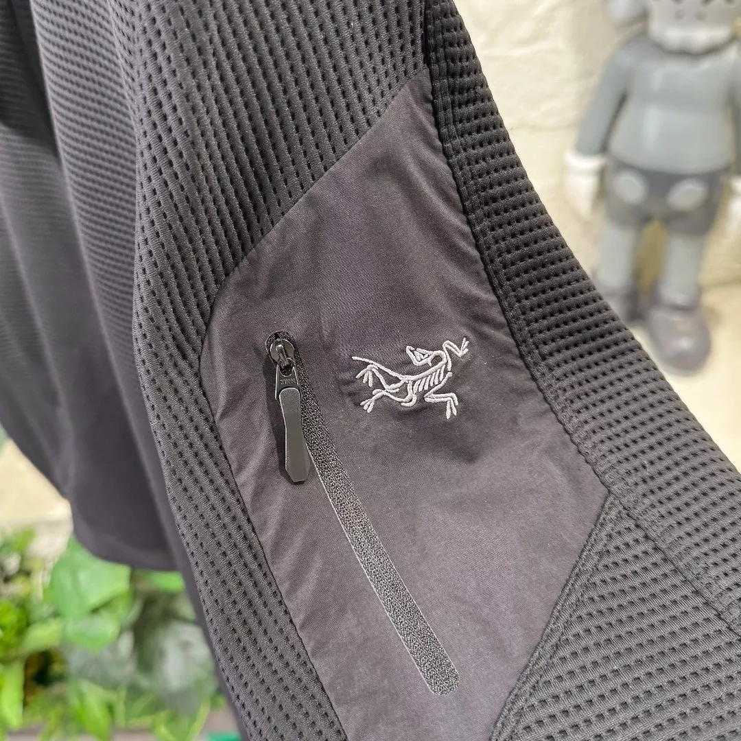 아크테릭스 와플 텍스처 자수 후드 재킷 상세 이미지 9