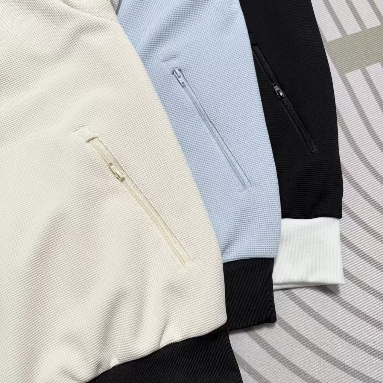 아디다스 스탠드넥 와플 니트 삼선 집업 재킷 상세 이미지 9