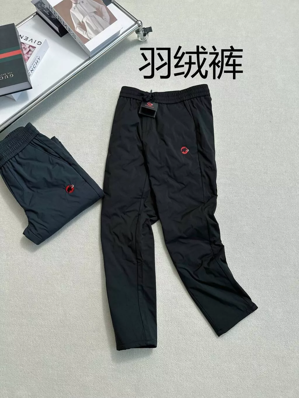 마무트 자수 로고 경량 덕다운 롱 팬츠 상세 이미지 4