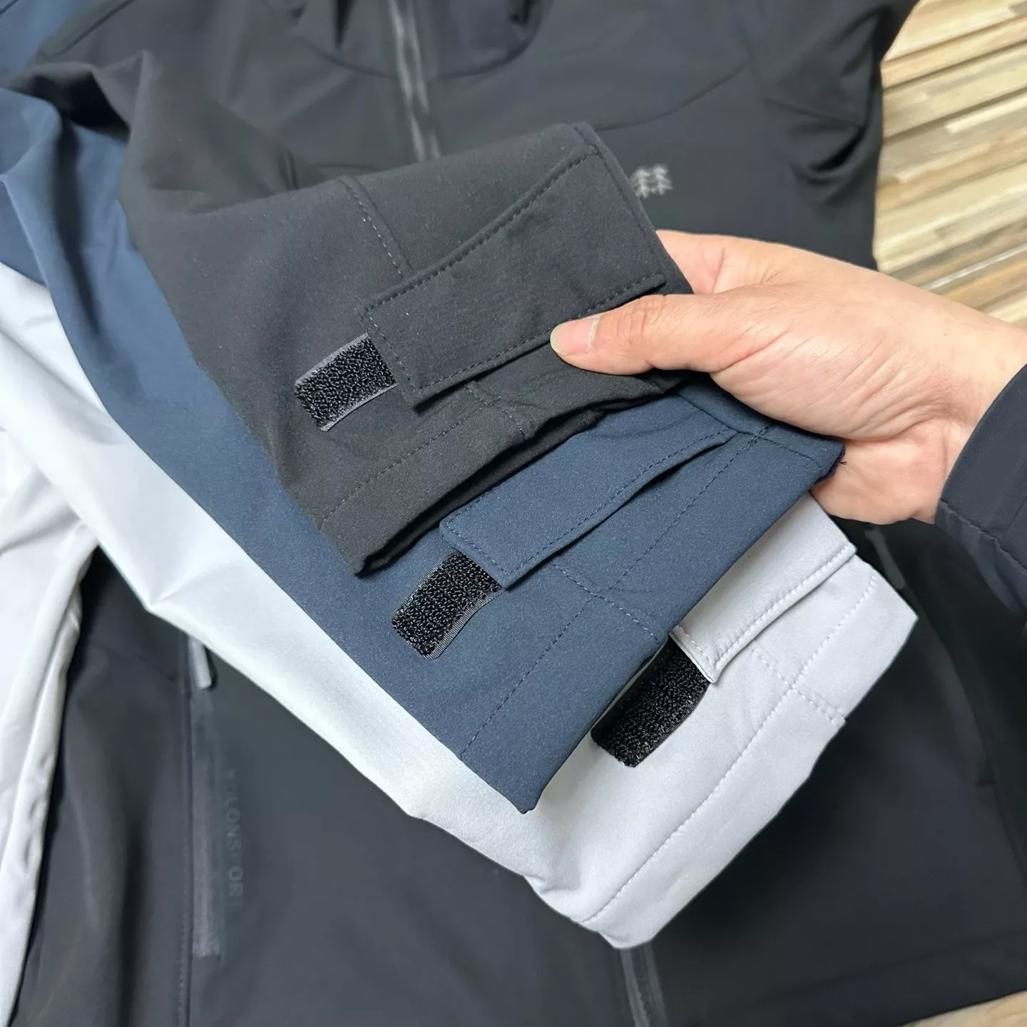 코오롱스포츠 후드 소프트쉘 방풍 재킷 상세 이미지 6