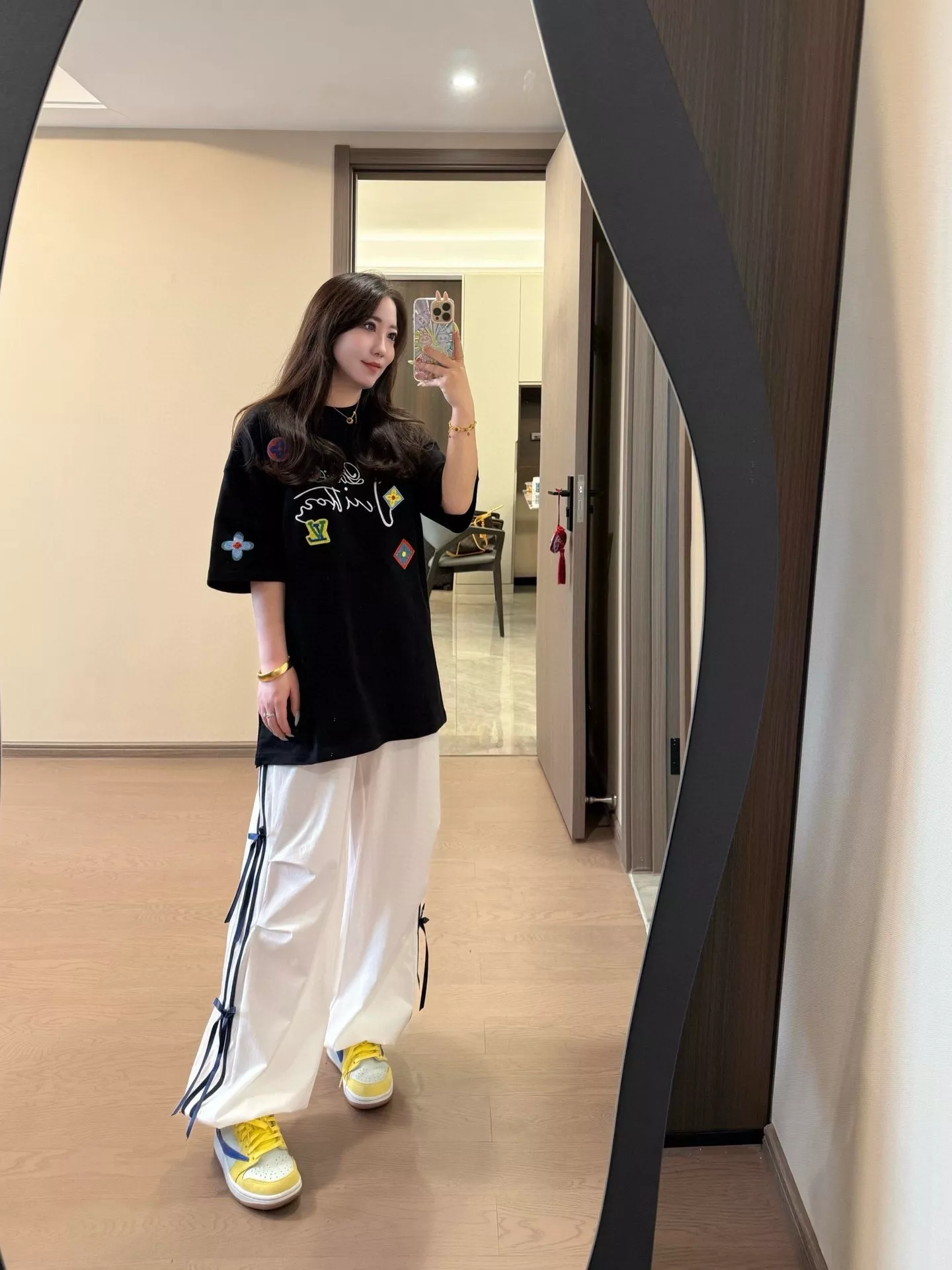 루이비통 멀티컬러 로고 자수 라운드 반소매 티셔츠 상세 이미지 13