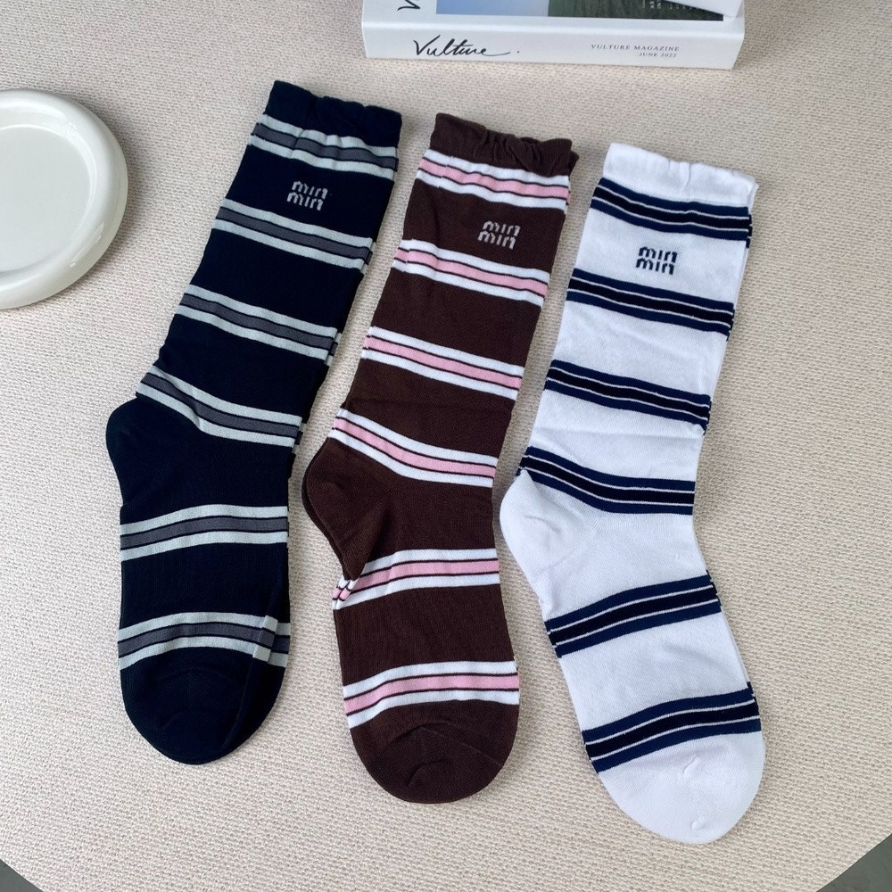 미우미우 스트라이프 장목 양말 세트